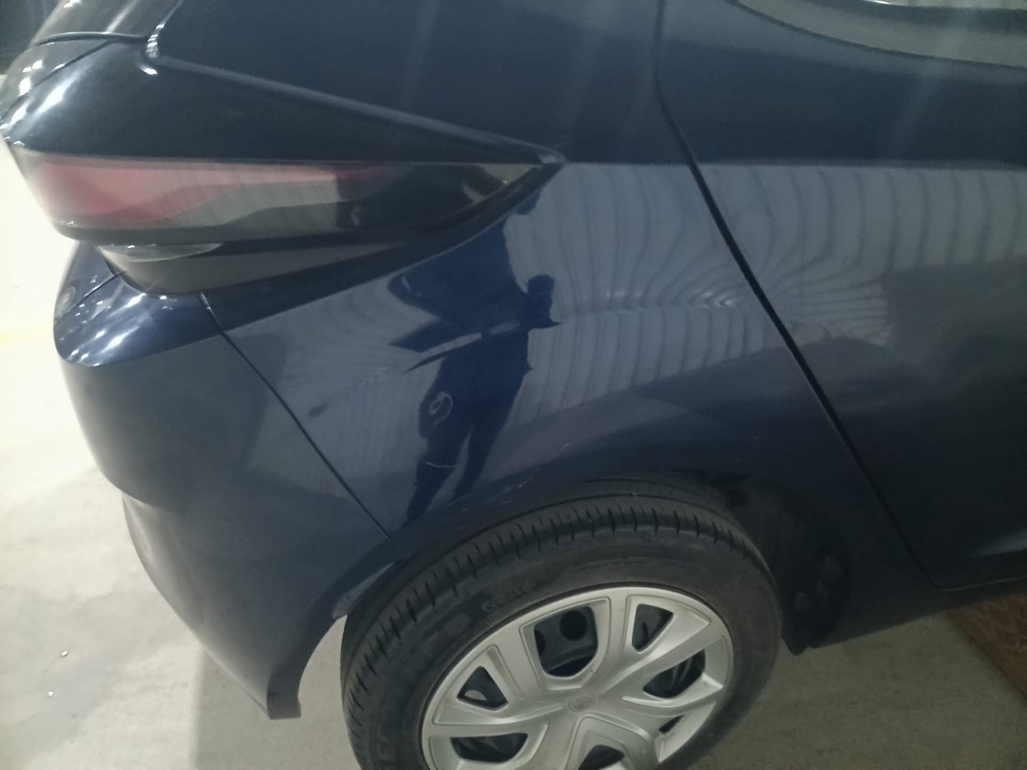 Used 2024 Tata Altroz XTA Petrol Petrol Automatic dents MINOR SCRATCH