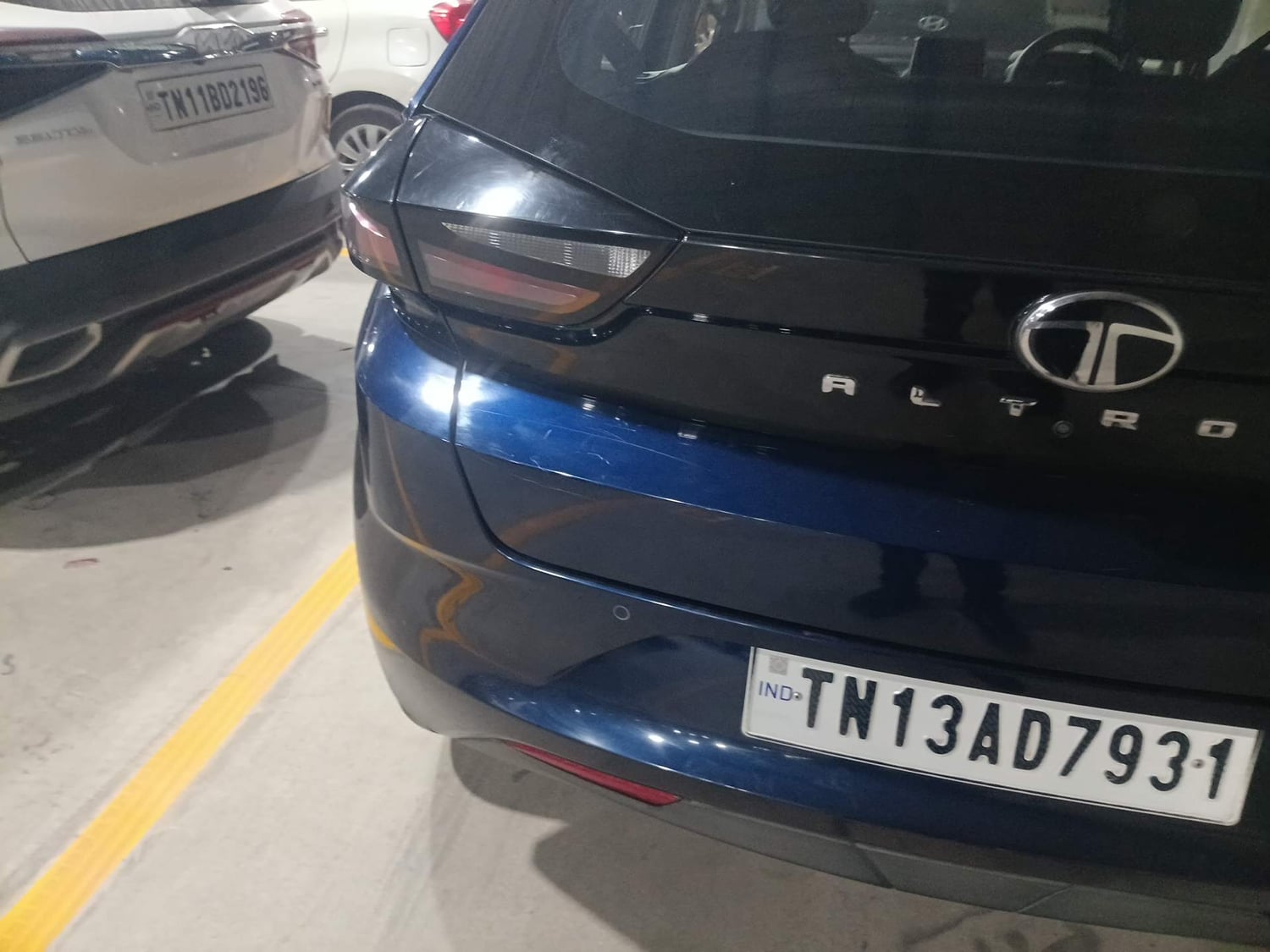 Used 2024 Tata Altroz XTA Petrol Petrol Automatic dents MINOR SCRATCH