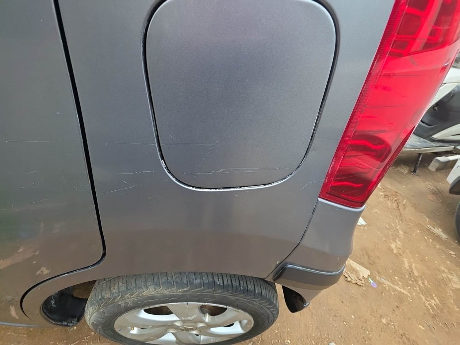 Used 2017 Maruti Suzuki Wagon R 1.0 VXI AMT Petrol Automatic dents MINOR SCRATCH