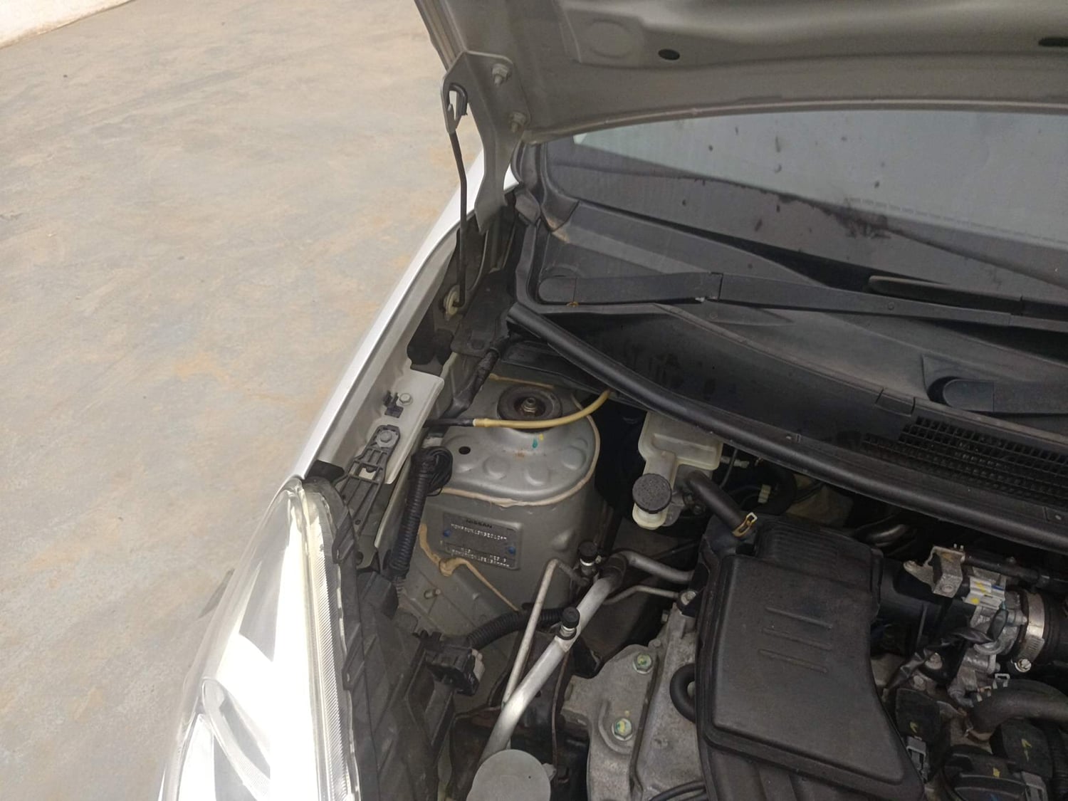 Used 2020 Nissan Micra XV CVT Petrol Automatic engine ENGINE RIGHT SIDE HINGE & APRON VIEW