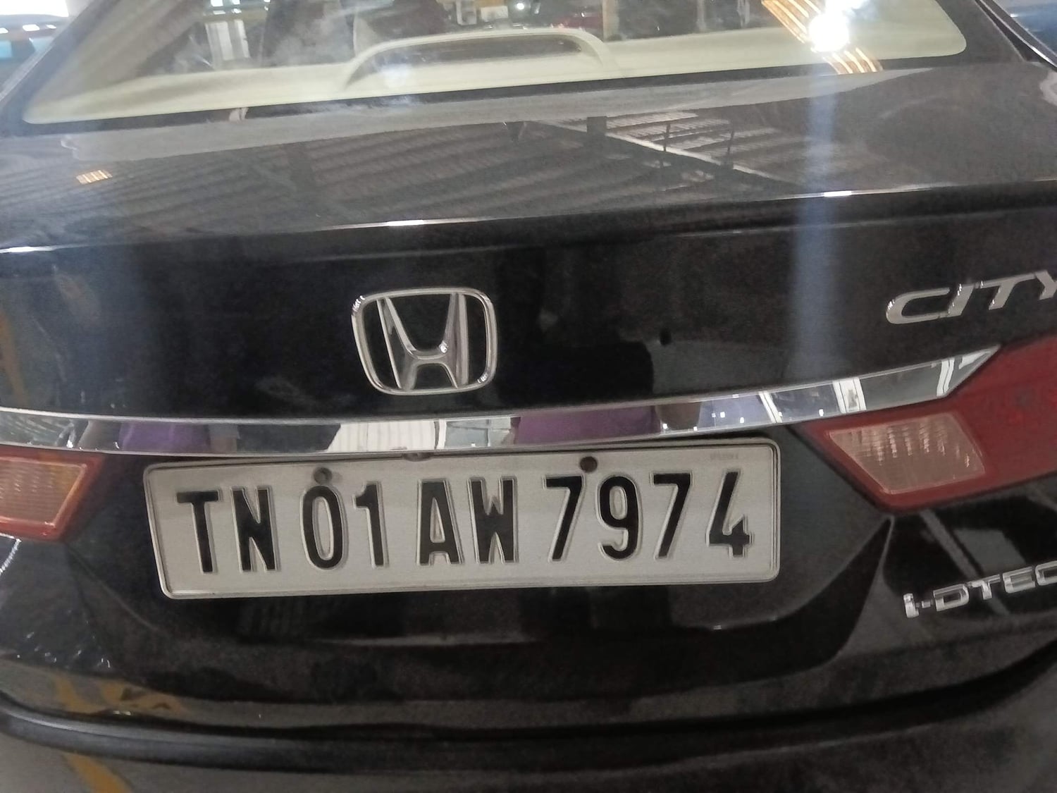 Used 2014 Honda City VX Diesel Diesel Manual dents MINOR DENT