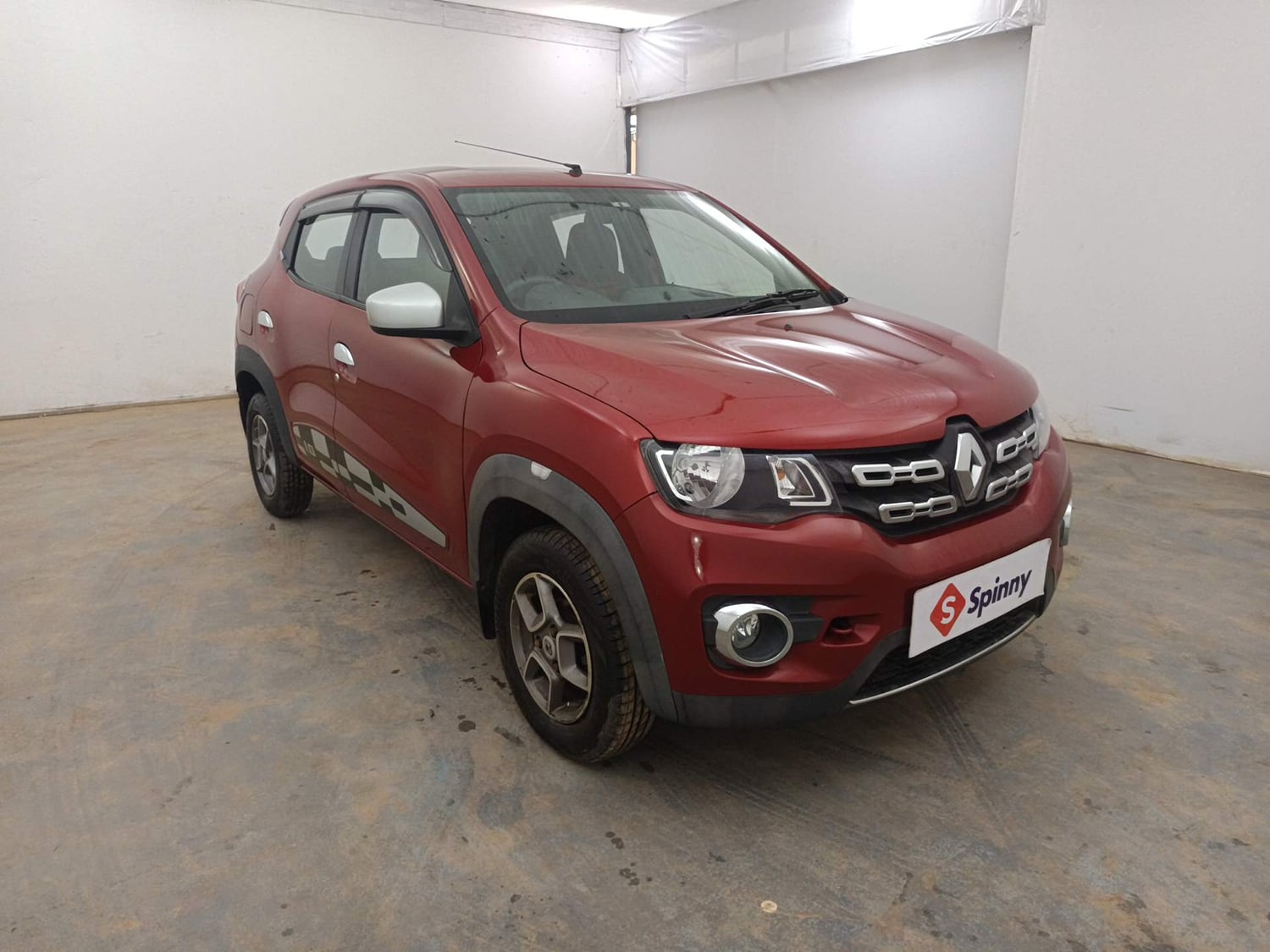 Used 2017 Renault Kwid 1.0 RXT AMT Opt Petrol Automatic exterior RIGHT FRONT CORNER VIEW