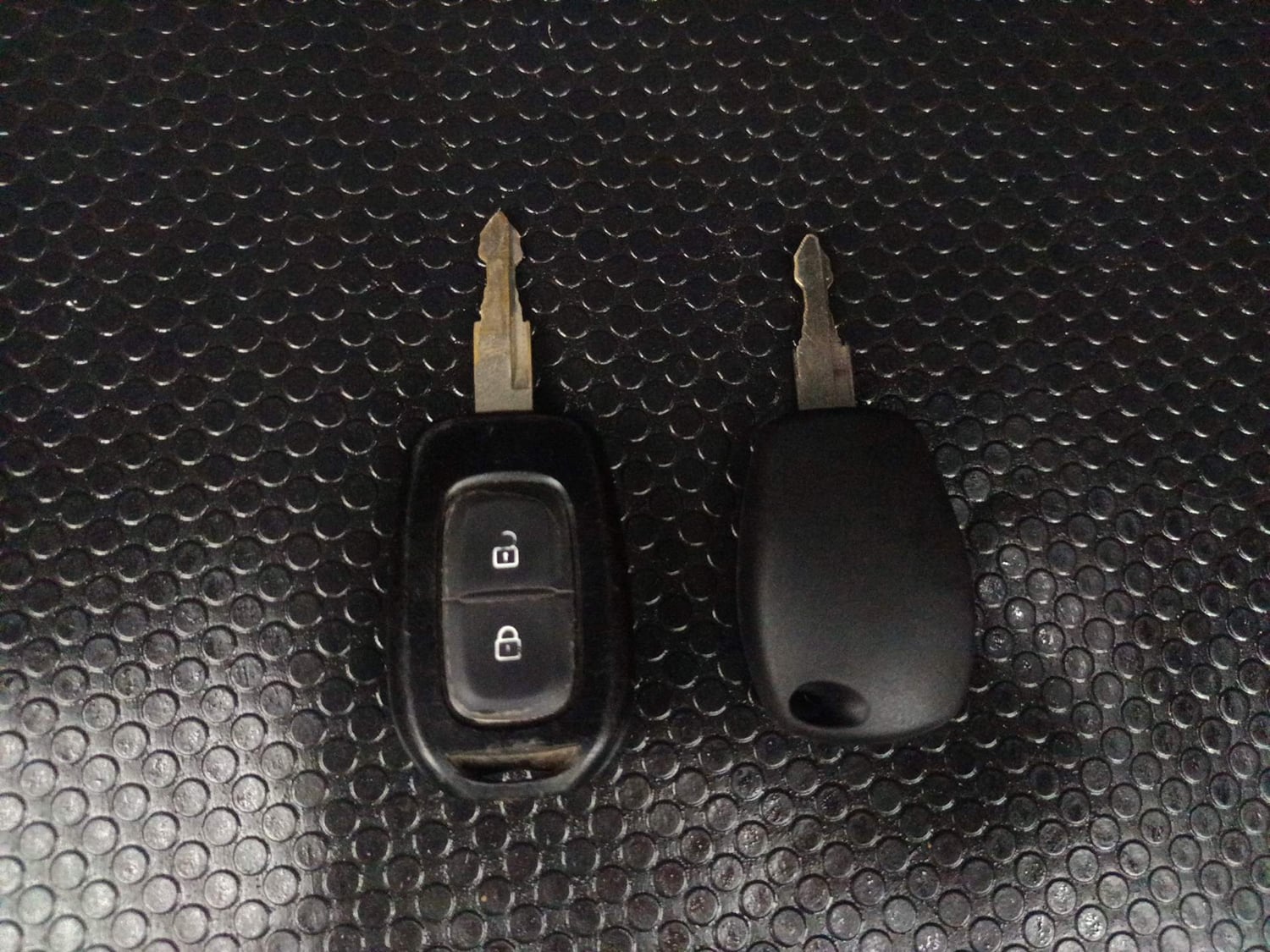 Used 2017 Renault Kwid 1.0 RXT AMT Opt Petrol Automatic extra CAR KEY VIEW