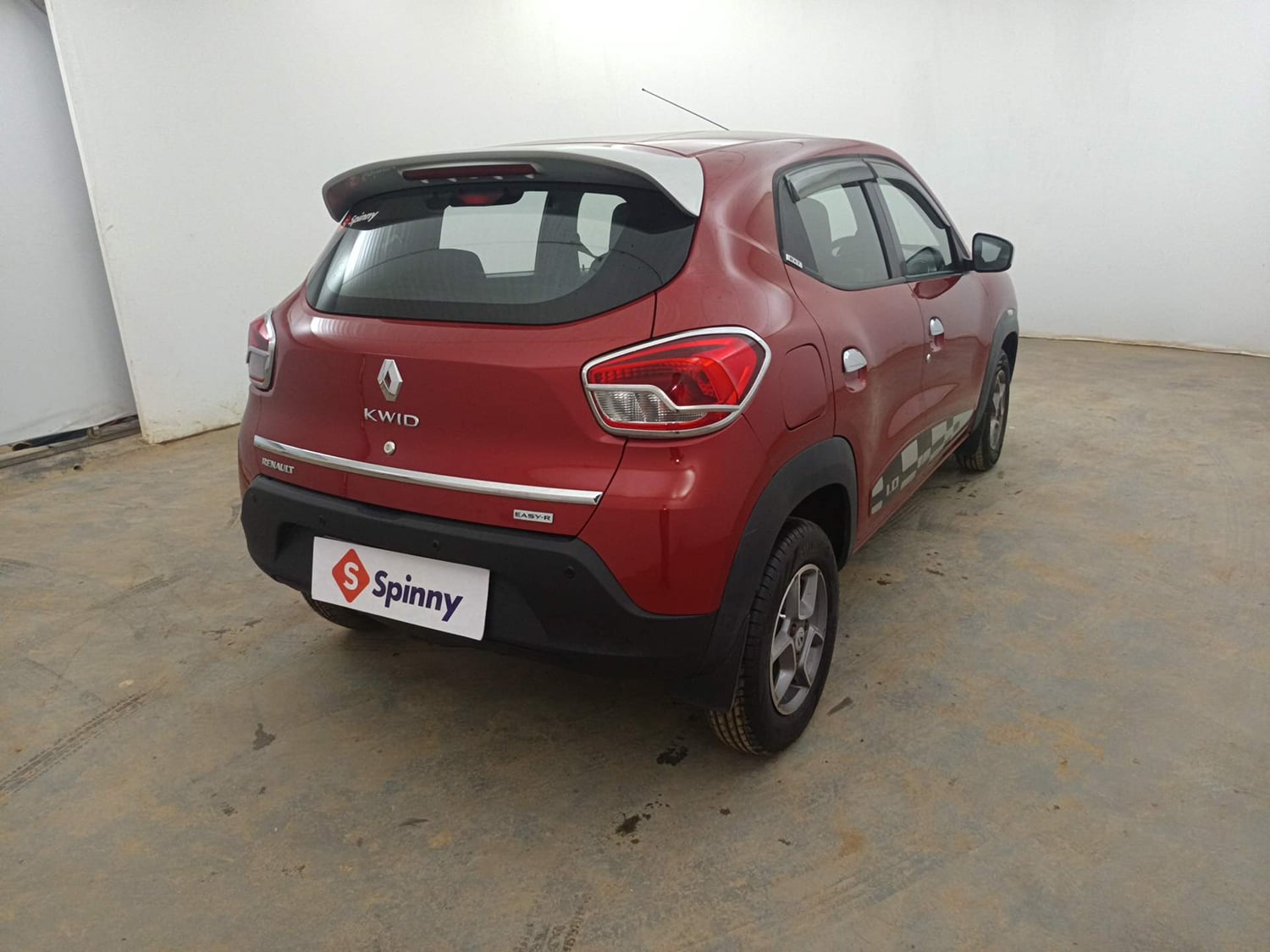 Used 2017 Renault Kwid 1.0 RXT AMT Opt Petrol Automatic exterior RIGHT REAR CORNER VIEW