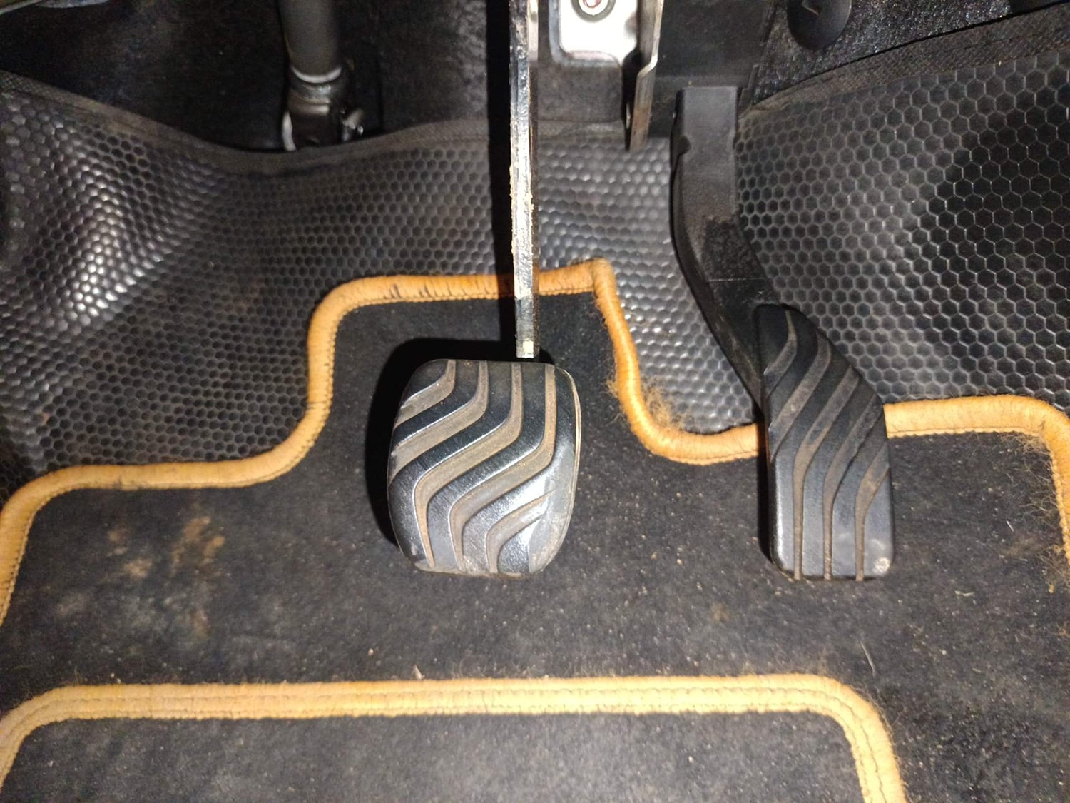 Used 2017 Renault Kwid 1.0 RXT AMT Opt Petrol Automatic interior PEDALS VIEW