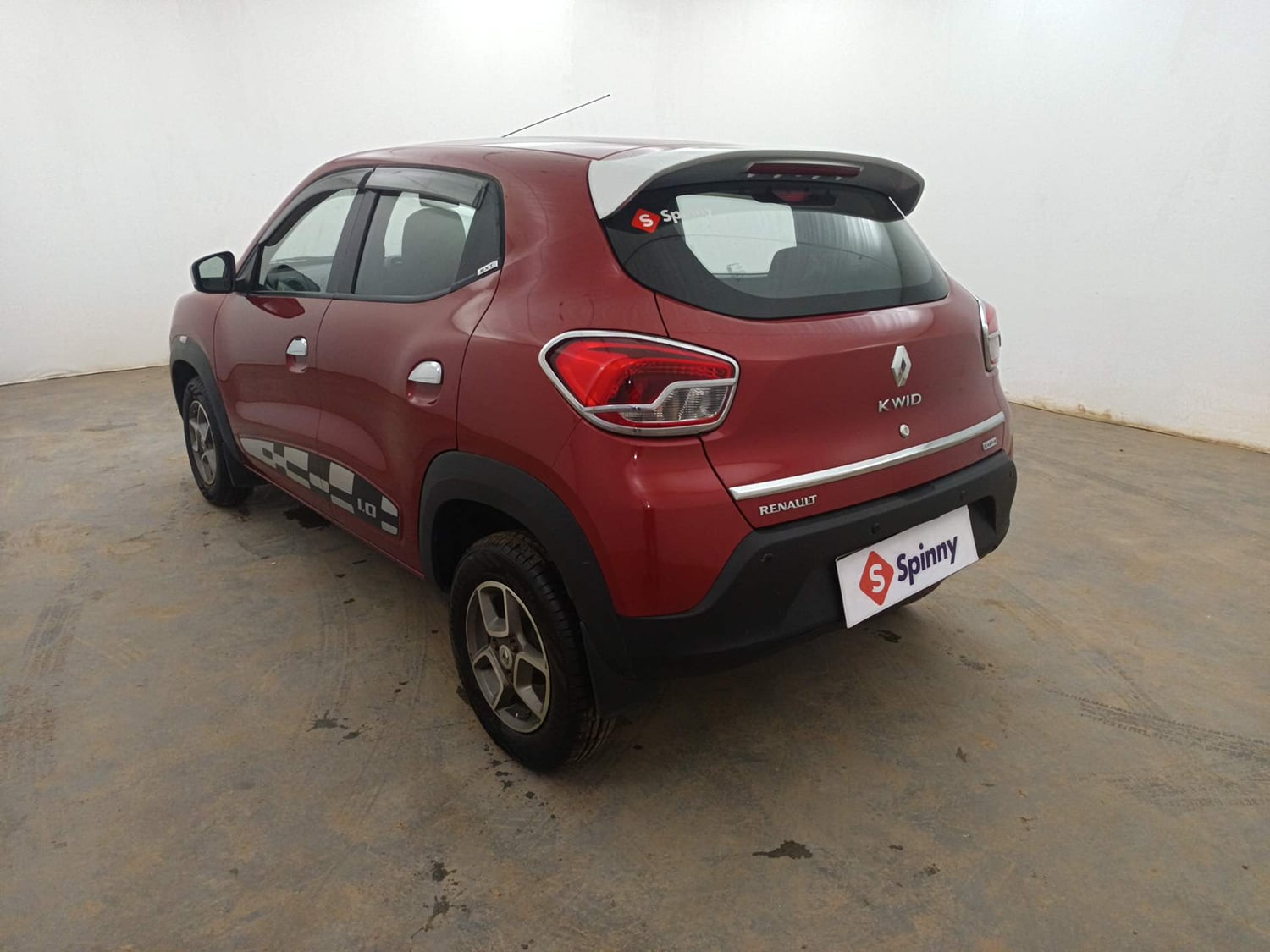 Used 2017 Renault Kwid 1.0 RXT AMT Opt Petrol Automatic exterior LEFT REAR CORNER VIEW