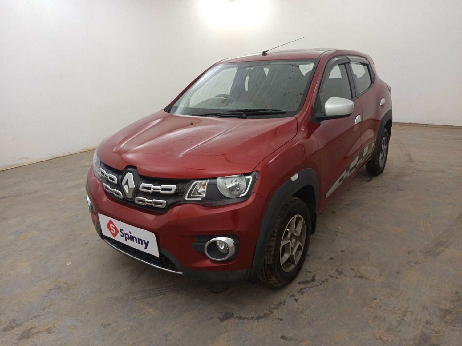 Used 2017 Renault Kwid 1.0 RXT AMT Opt Petrol Automatic exterior LEFT FRONT CORNER VIEW