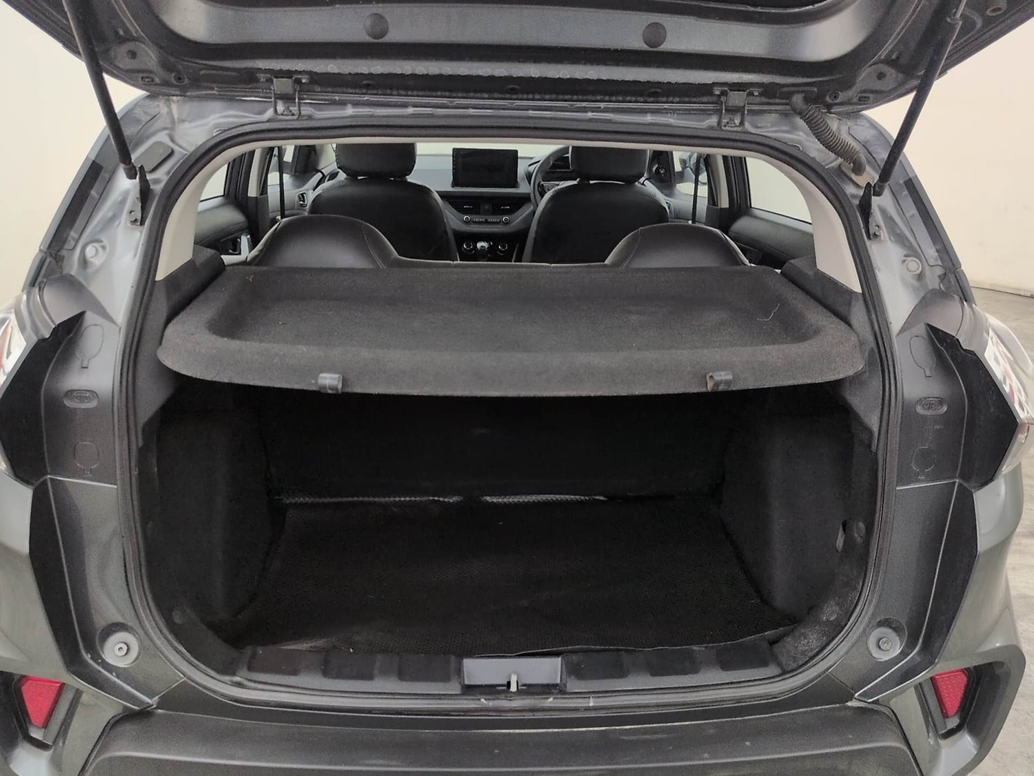 Used 2021 Tata Nexon XM (S) Diesel Diesel Manual interior DICKY INSIDE VIEW