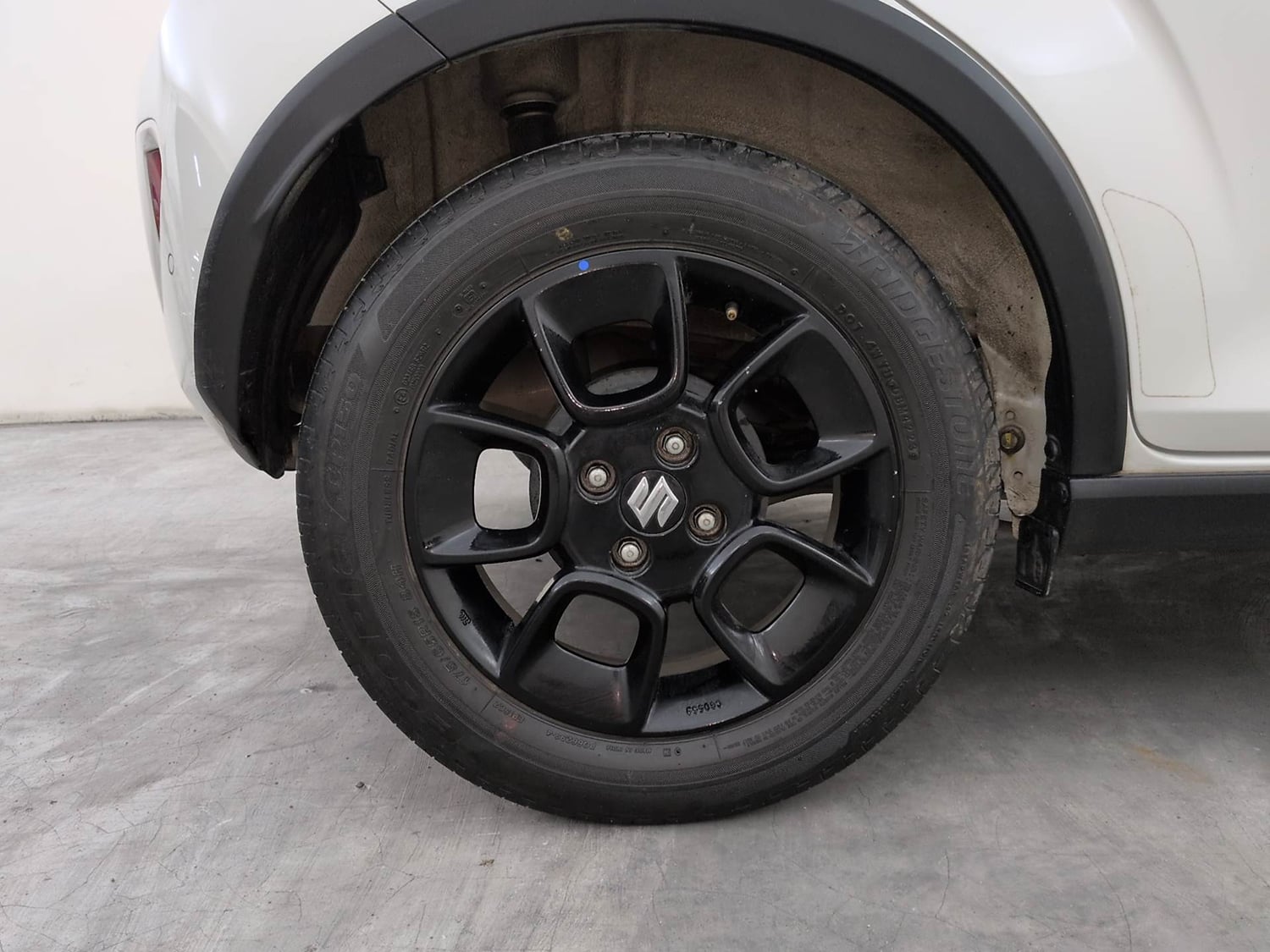 Used 2024 Maruti Suzuki Ignis Zeta 1.2 MT Petrol Manual tyres RIGHT REAR TYRE RIM VIEW