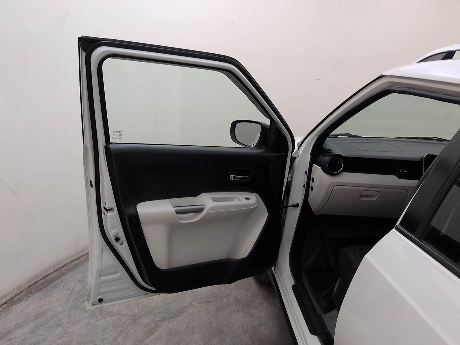 Used 2024 Maruti Suzuki Ignis Zeta 1.2 MT Petrol Manual interior LEFT FRONT DOOR OPEN VIEW