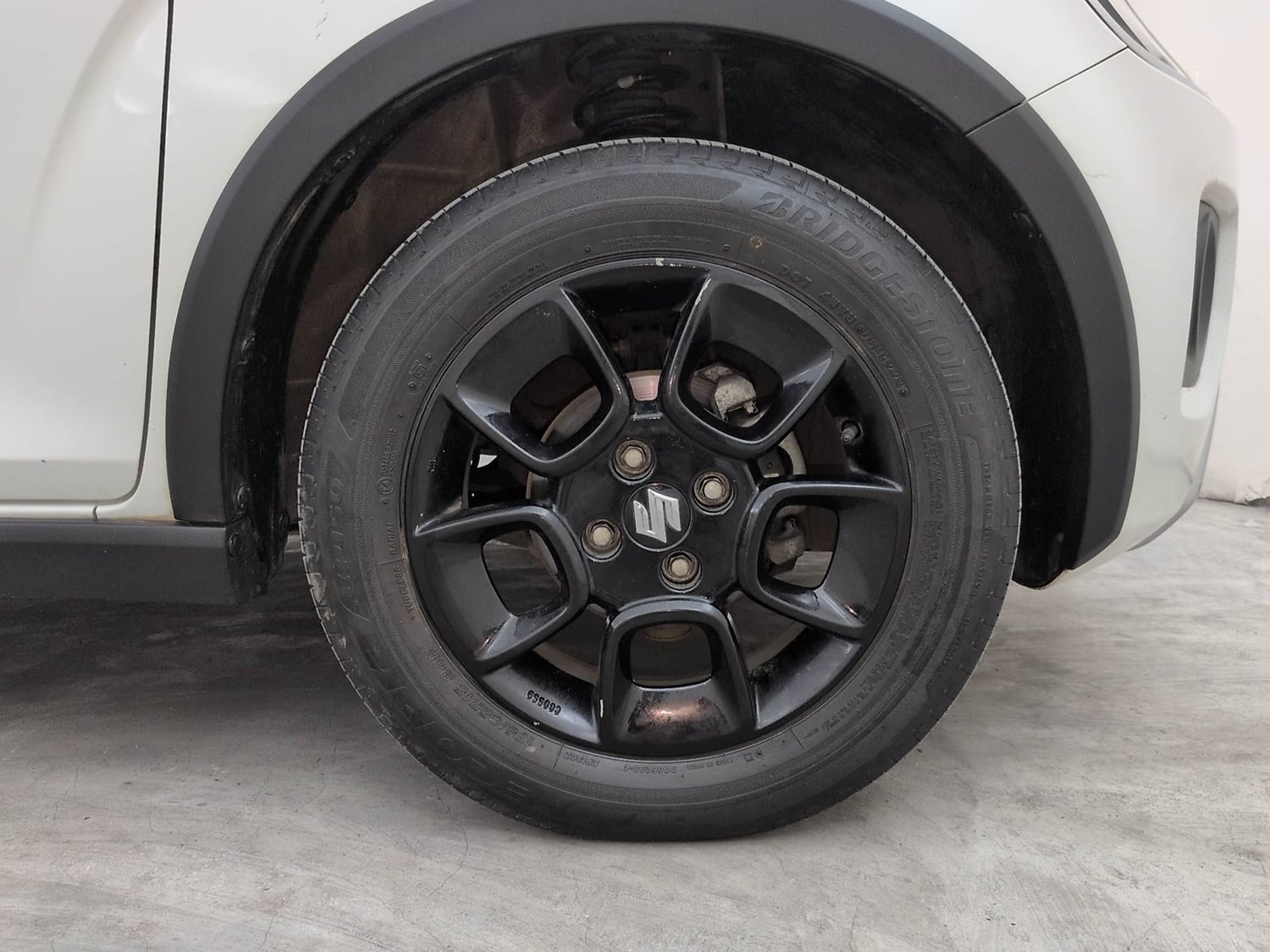 Used 2024 Maruti Suzuki Ignis Zeta 1.2 MT Petrol Manual tyres RIGHT FRONT TYRE RIM VIEW