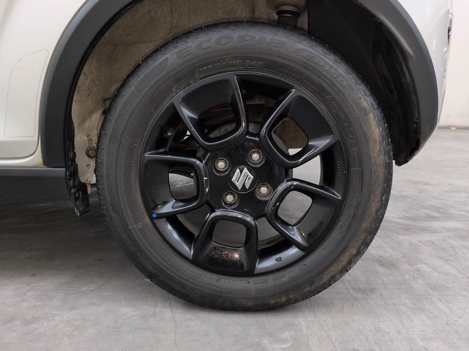 Used 2024 Maruti Suzuki Ignis Zeta 1.2 MT Petrol Manual tyres LEFT REAR TYRE RIM VIEW