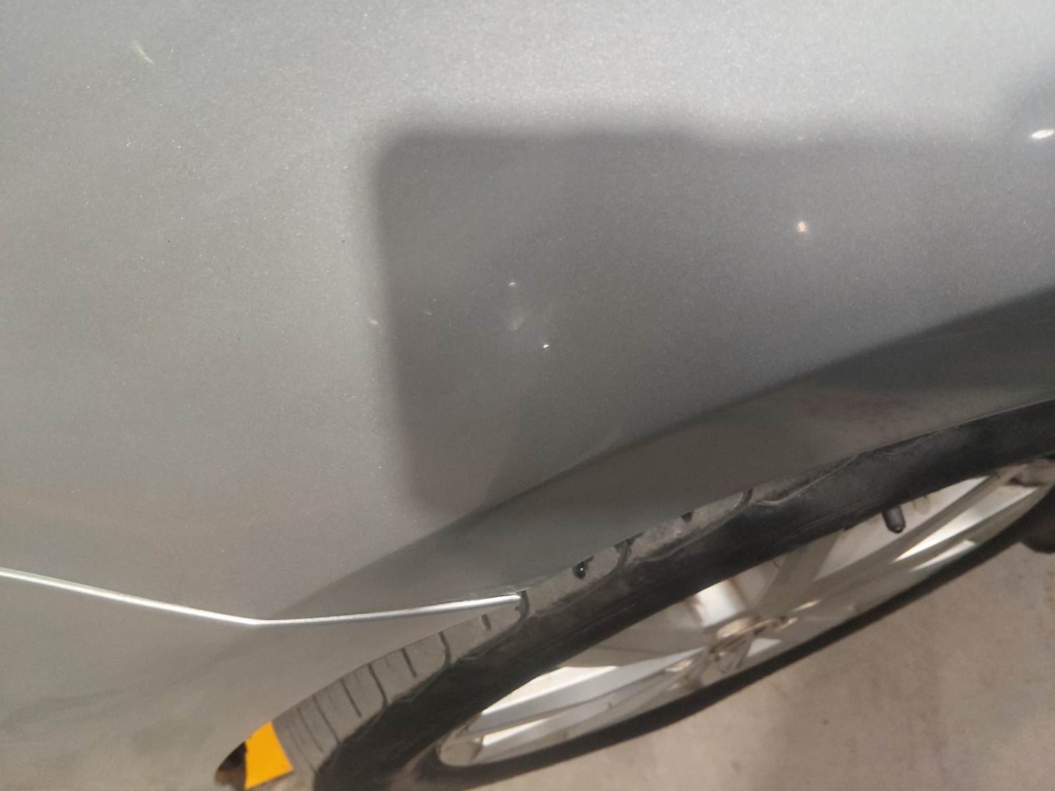 Used 2017 Volkswagen Ameo Highline Plus 1.5L AT (D)16 Alloy Diesel Automatic dents MINOR DENT