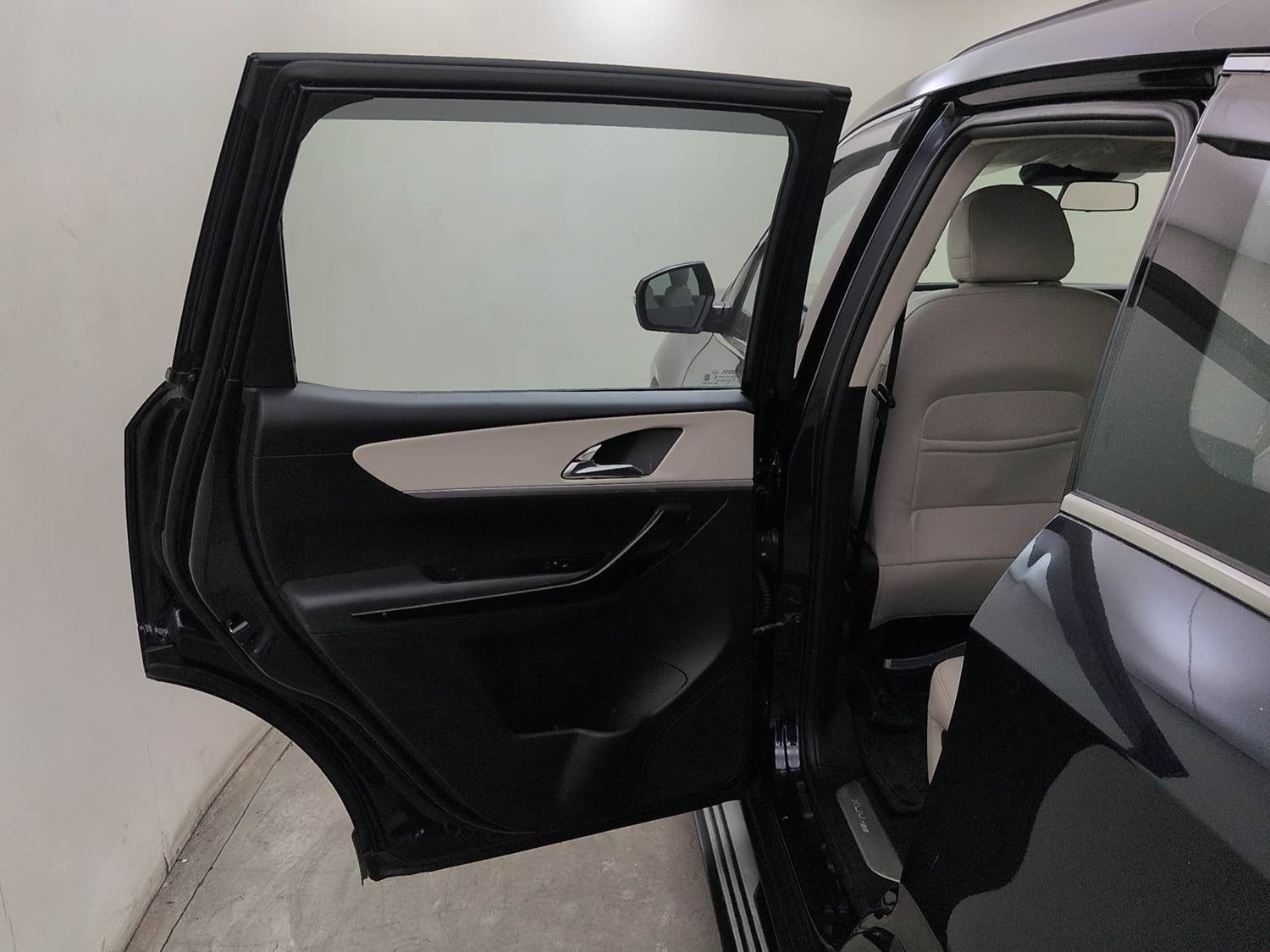 Used 2024 Mahindra XUV700 AX 7 Luxury Pack Diesel AT 7 STR Diesel Automatic interior LEFT REAR DOOR OPEN VIEW