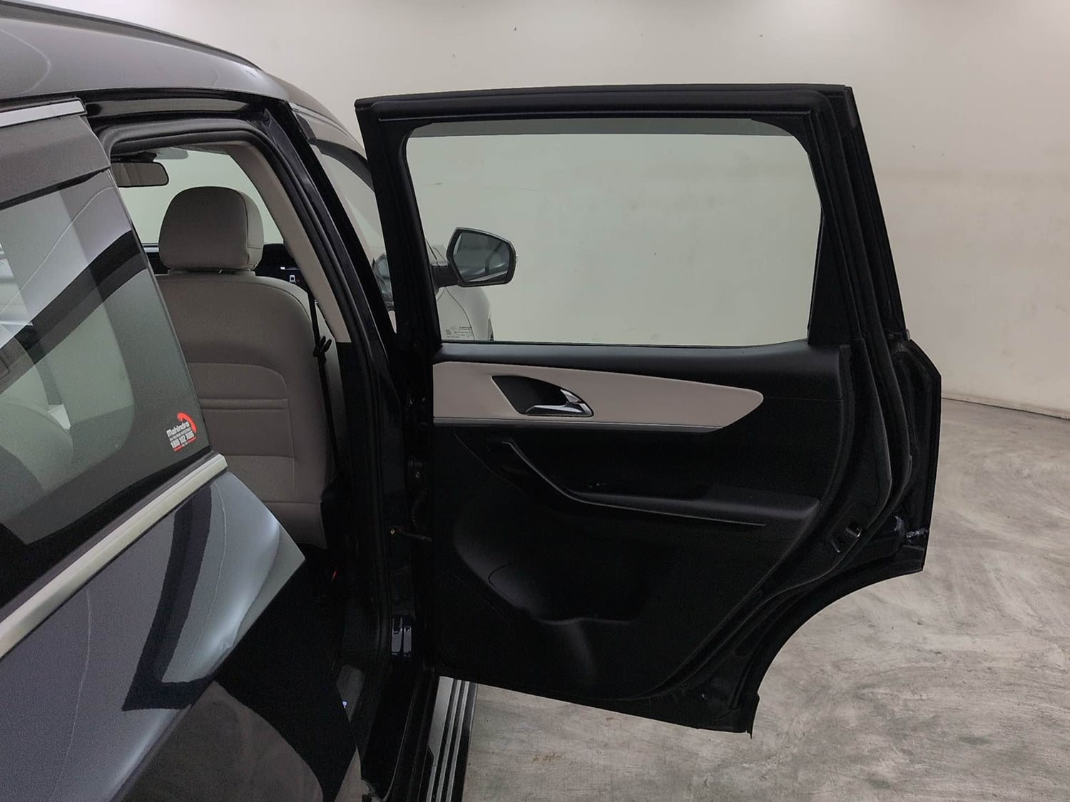 Used 2024 Mahindra XUV700 AX 7 Luxury Pack Diesel AT 7 STR Diesel Automatic interior RIGHT REAR DOOR OPEN VIEW