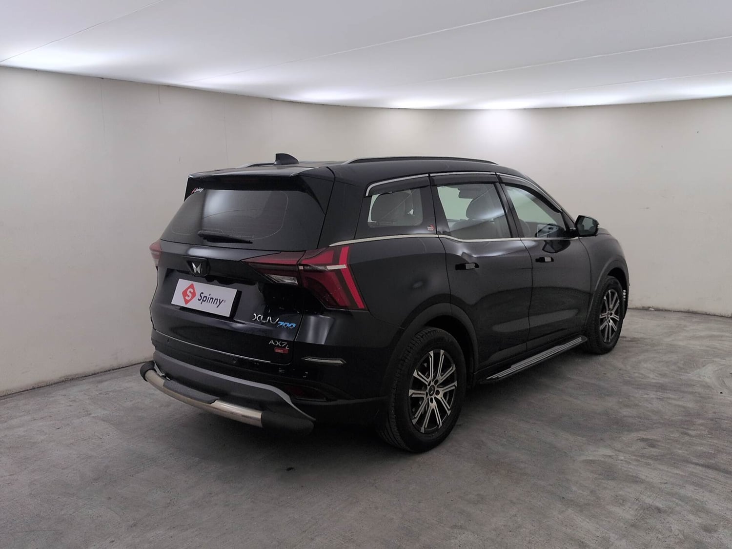Used 2024 Mahindra XUV700 AX 7 Luxury Pack Diesel AT 7 STR Diesel Automatic exterior RIGHT REAR CORNER VIEW
