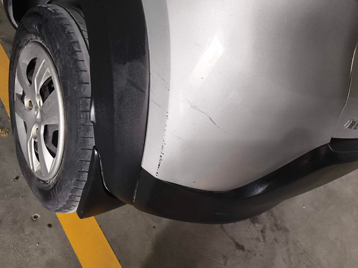 Used 2017 Renault Kwid RXT Petrol Manual dents MINOR SCRATCH