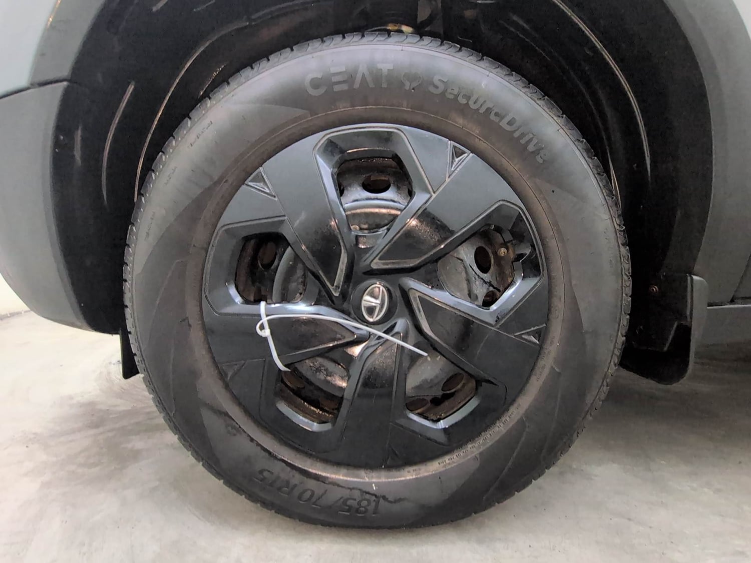 Used 2023 Tata Punch Adventure MT Petrol Manual tyres LEFT FRONT TYRE RIM VIEW