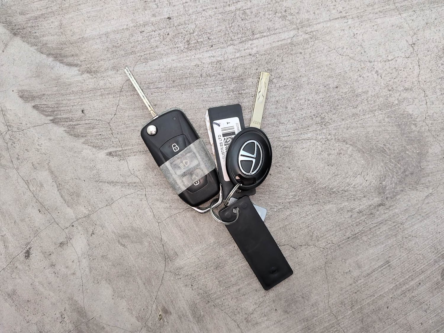 Used 2023 Tata Punch Adventure MT Petrol Manual extra CAR KEY VIEW