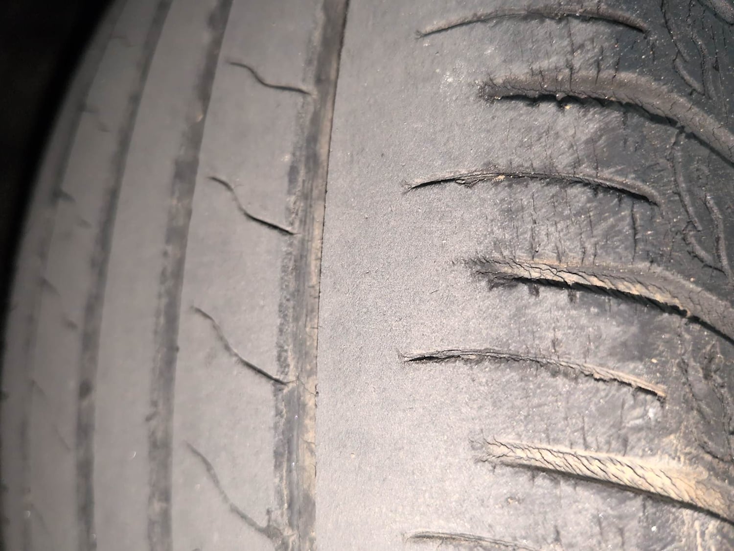 Used 2021 Kia Sonet HTX 1.0 iMT Petrol Manual tyres LEFT FRONT TYRE TREAD VIEW
