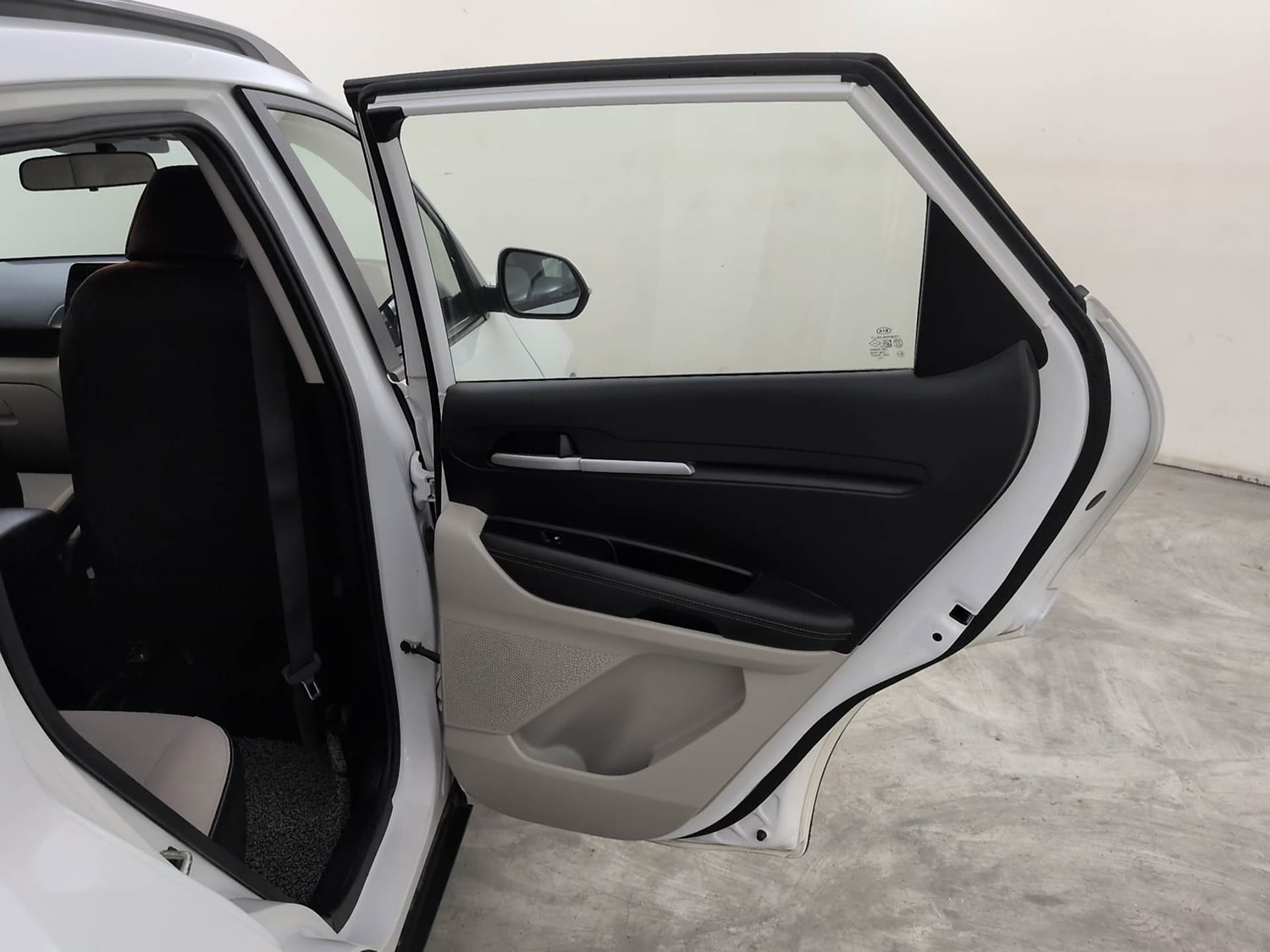 Used 2021 Kia Sonet HTX 1.0 iMT Petrol Manual interior RIGHT REAR DOOR OPEN VIEW