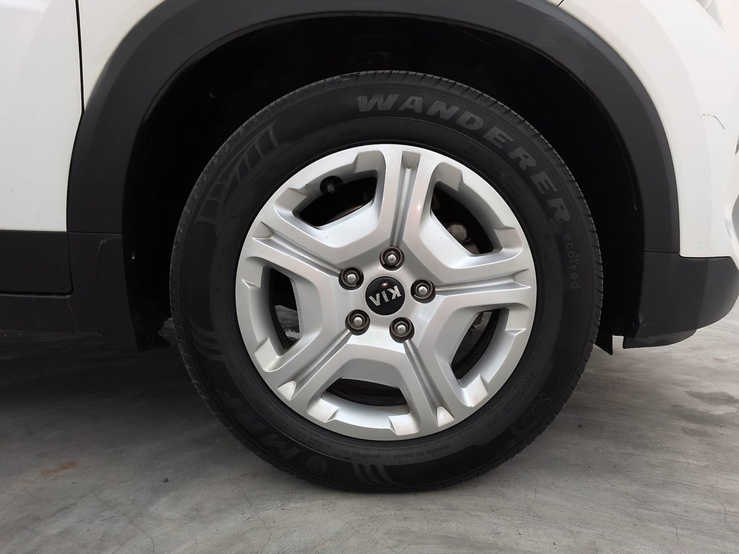 Used 2021 Kia Sonet HTX 1.0 iMT Petrol Manual tyres RIGHT FRONT TYRE RIM VIEW