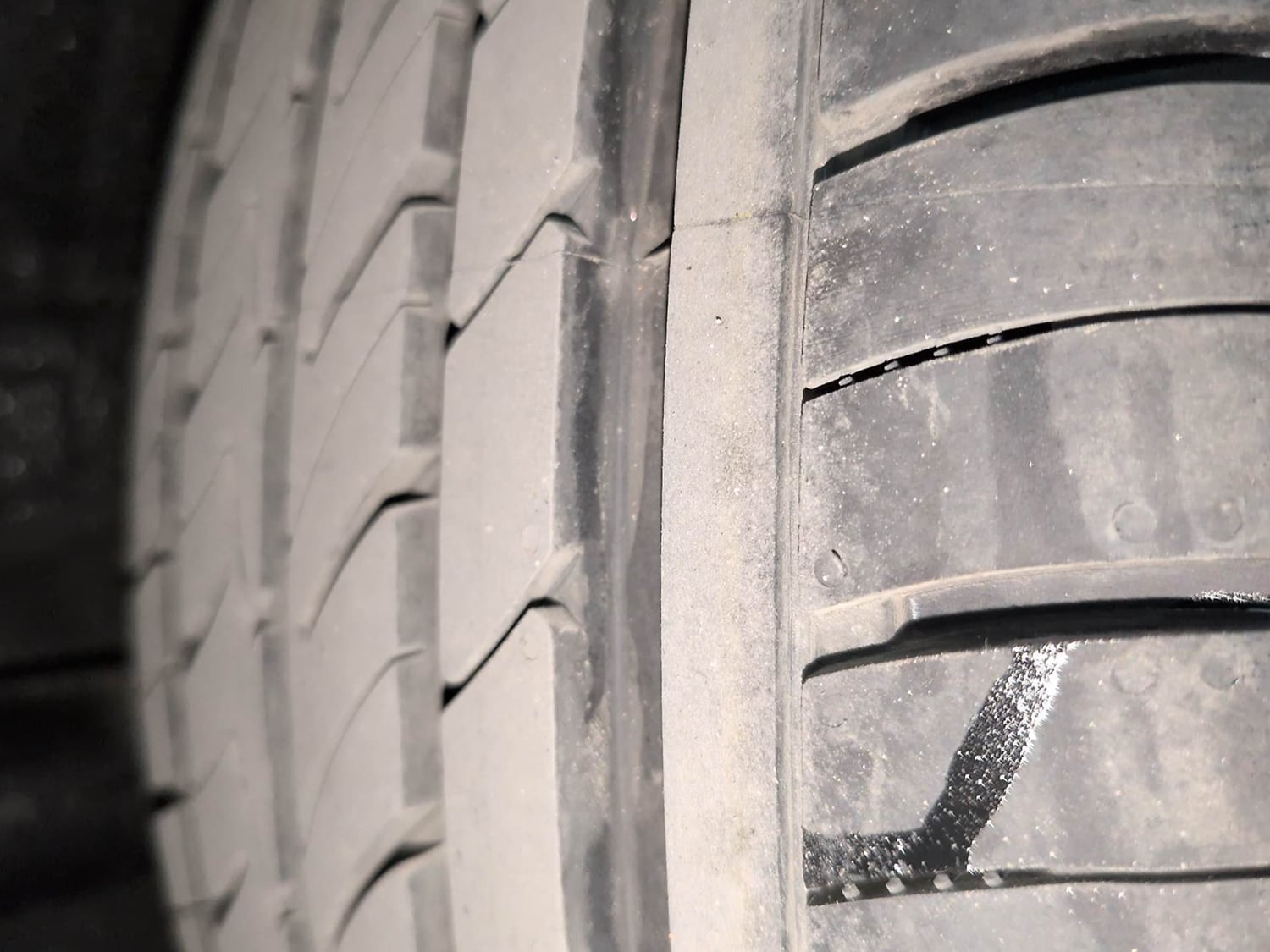 Used 2021 Kia Sonet HTX 1.0 iMT Petrol Manual tyres RIGHT REAR TYRE TREAD VIEW