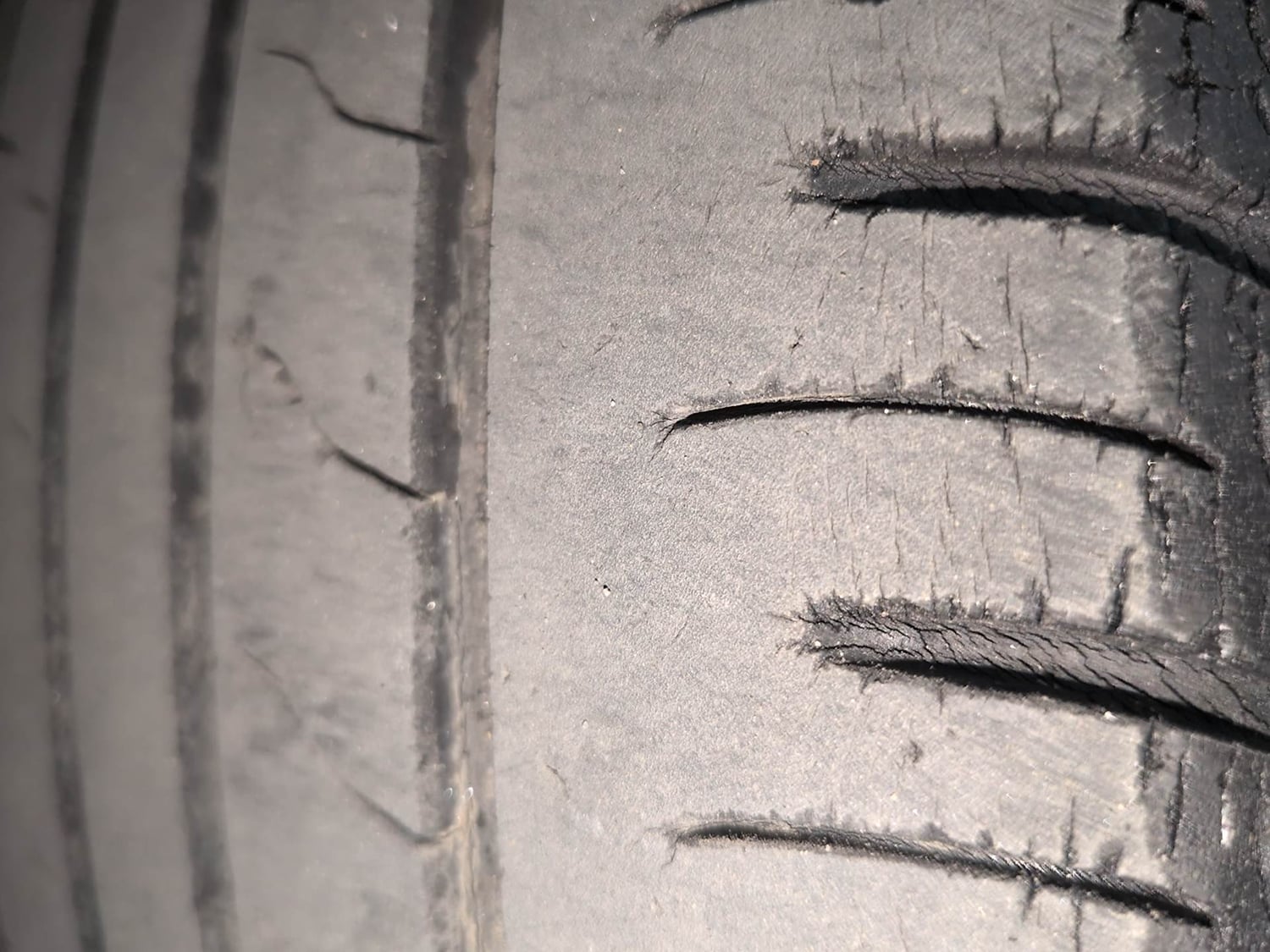 Used 2021 Kia Sonet HTX 1.0 iMT Petrol Manual tyres RIGHT FRONT TYRE TREAD VIEW
