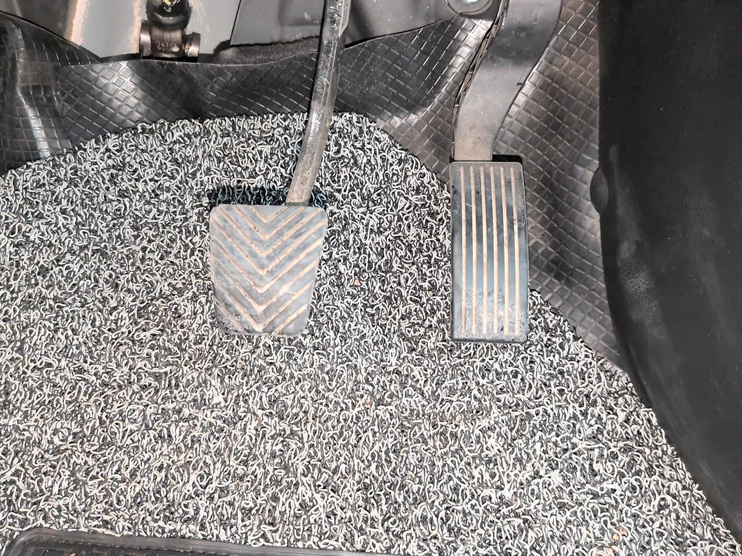 Used 2021 Kia Sonet HTX 1.0 iMT Petrol Manual interior PEDALS VIEW