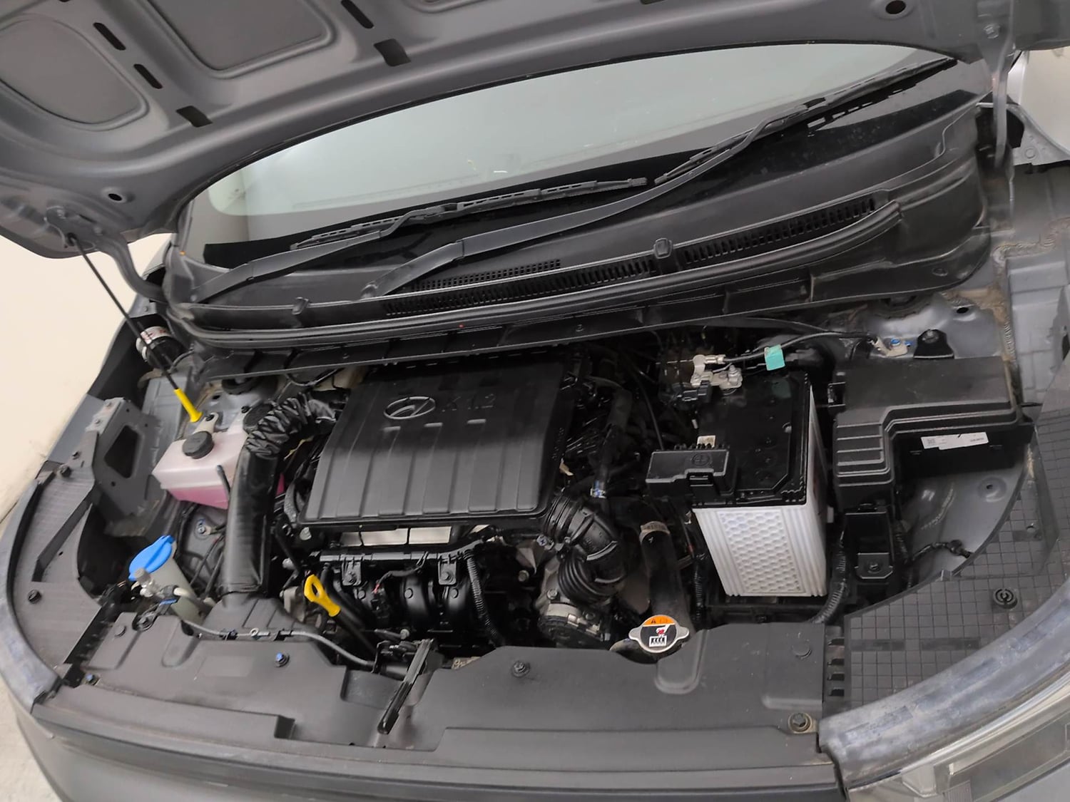 Used 2025 Hyundai Exter S 1.2 MT Petrol Manual engine ENGINE LEFT SIDE VIEW