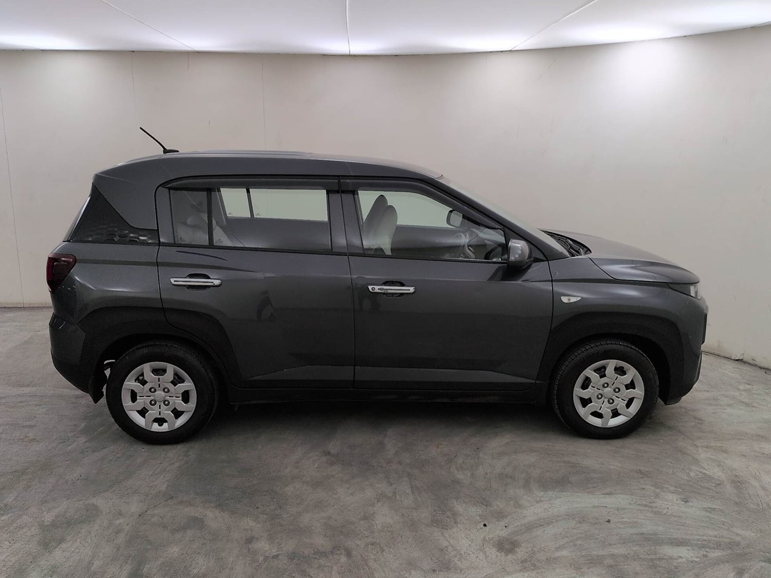 Used 2025 Hyundai Exter S 1.2 MT Petrol Manual exterior RIGHT SIDE VIEW