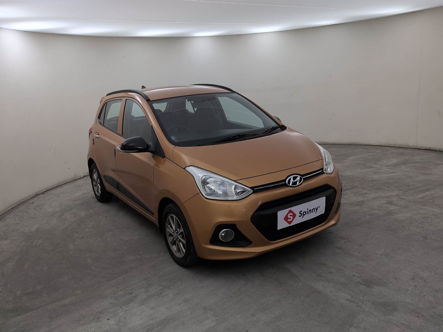 Used 2016 Hyundai Grand i10 Asta AT 1.2 Kappa VTVT (O) Petrol Automatic exterior RIGHT FRONT CORNER VIEW