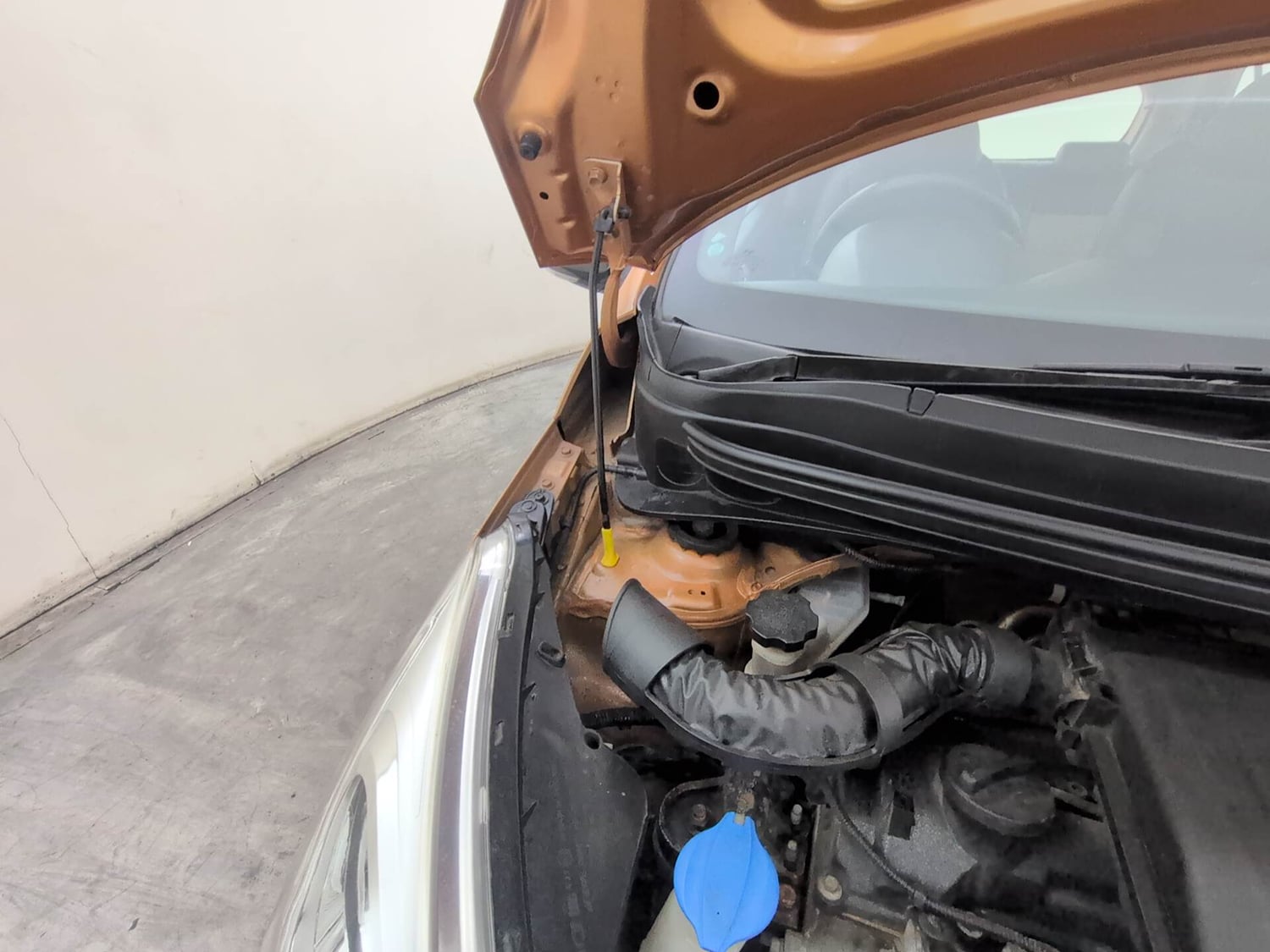 Used 2016 Hyundai Grand i10 Asta AT 1.2 Kappa VTVT (O) Petrol Automatic engine ENGINE RIGHT SIDE HINGE & APRON VIEW
