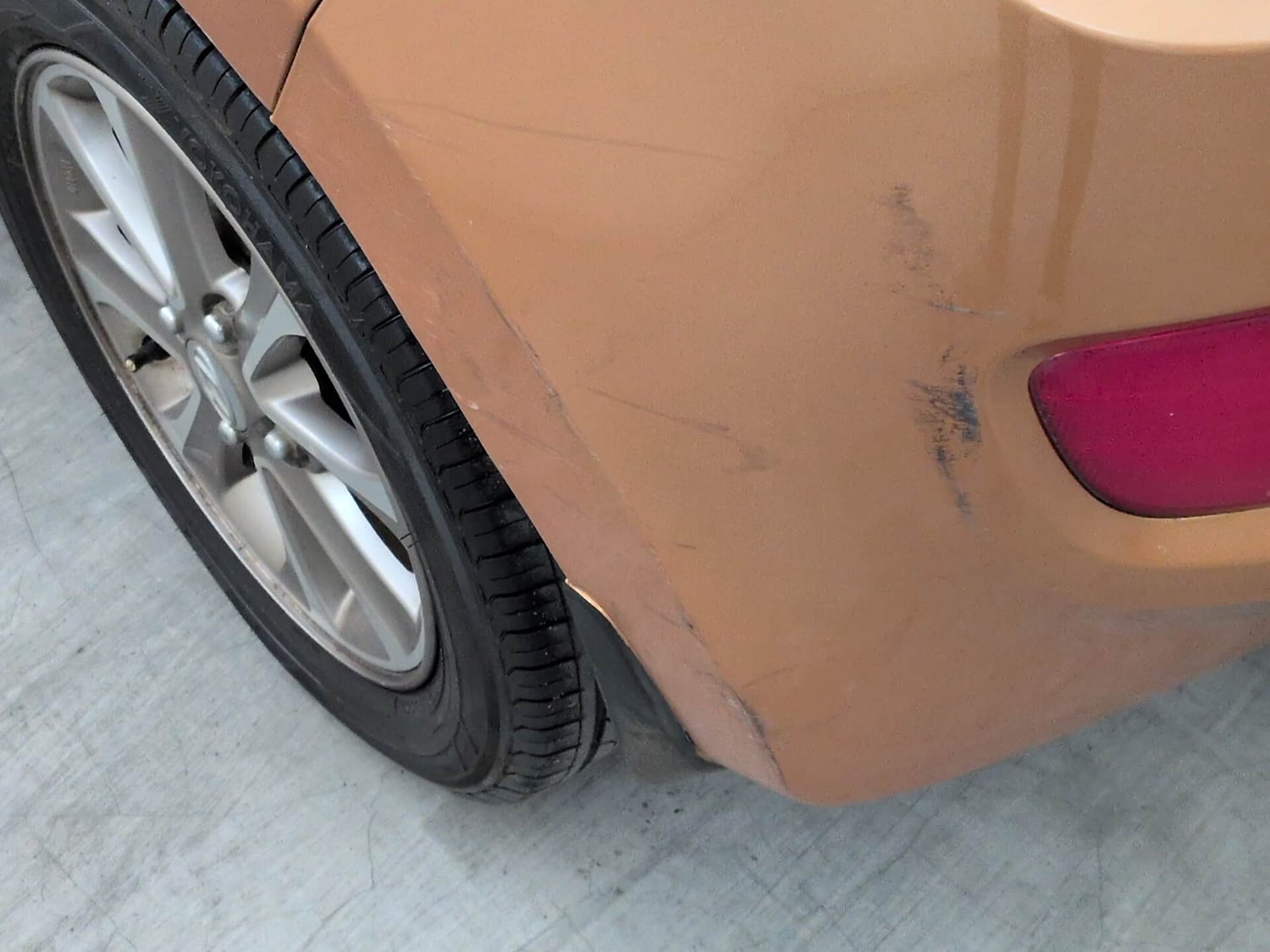 Used 2016 Hyundai Grand i10 Asta AT 1.2 Kappa VTVT (O) Petrol Automatic dents MINOR SCRATCH