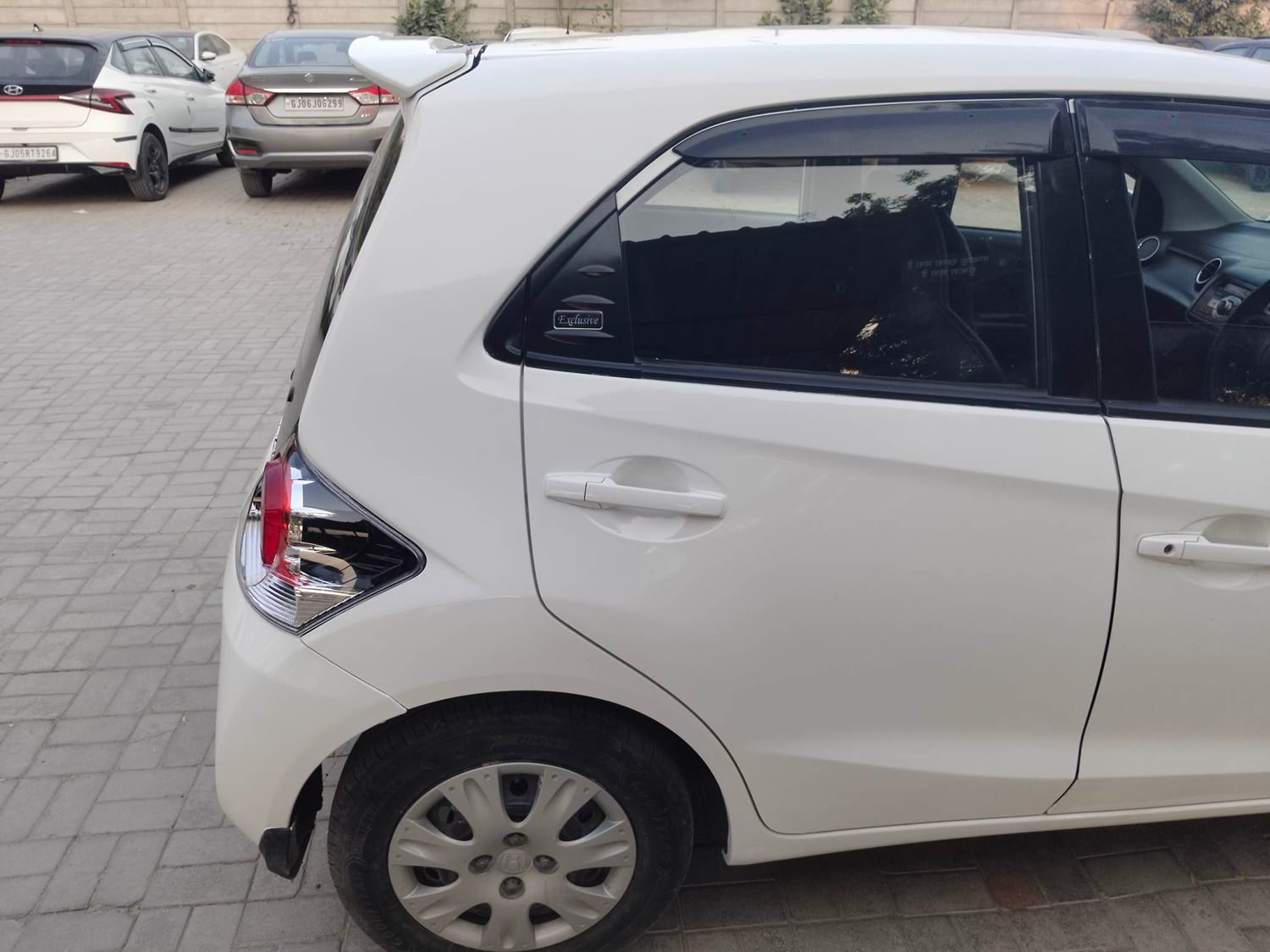 Used 2014 Honda Brio S MT Petrol Manual dents MINOR SCRATCH