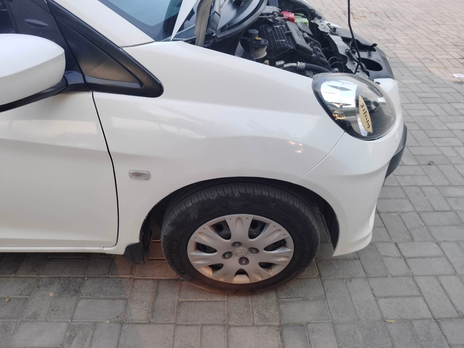 Used 2014 Honda Brio S MT Petrol Manual dents MINOR SCRATCH