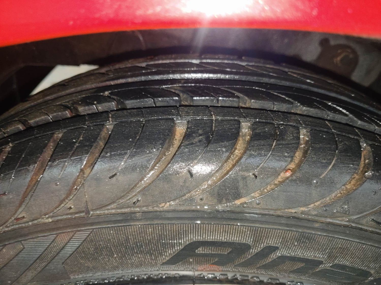 Used 2015 Hyundai Eon Magna Petrol Manual tyres RIGHT REAR TYRE TREAD VIEW