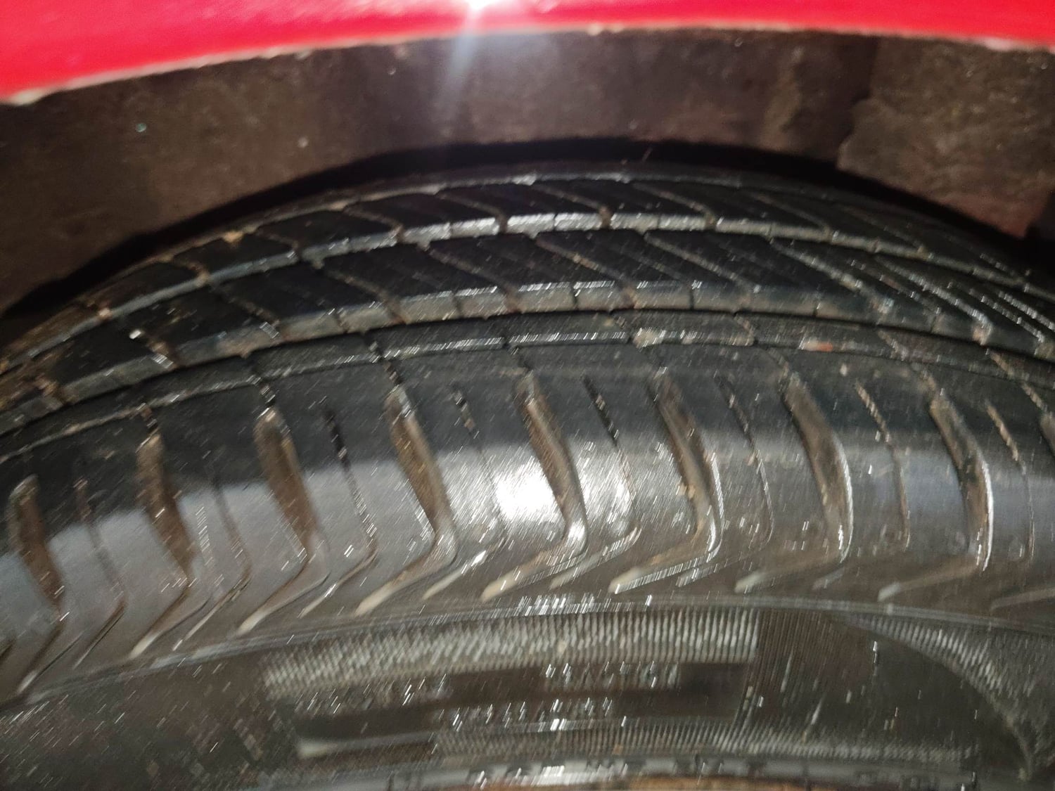 Used 2015 Hyundai Eon Magna Petrol Manual tyres LEFT REAR TYRE TREAD VIEW