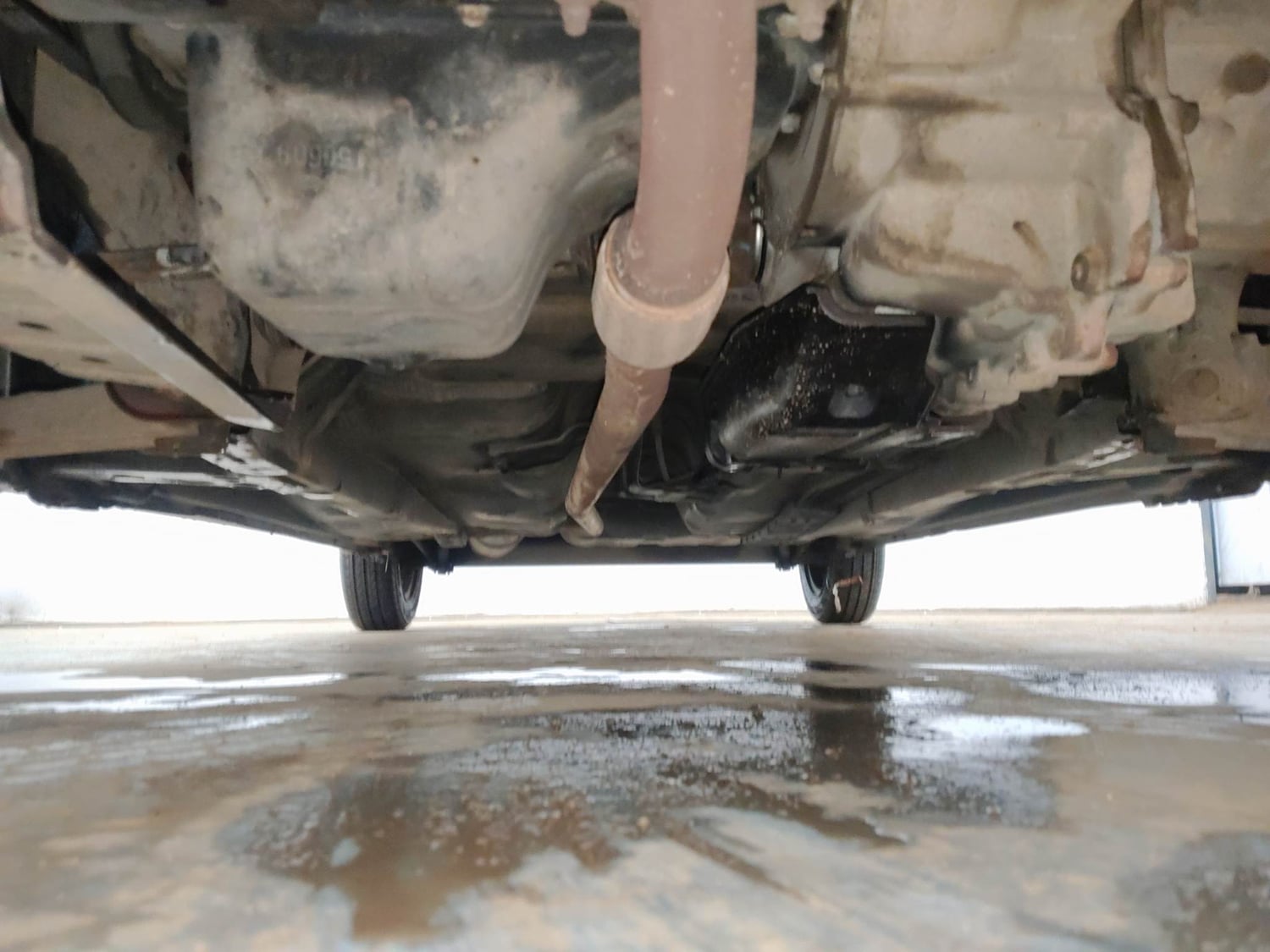 Used 2015 Hyundai Eon Magna Petrol Manual extra FRONT LEFT UNDERBODY VIEW