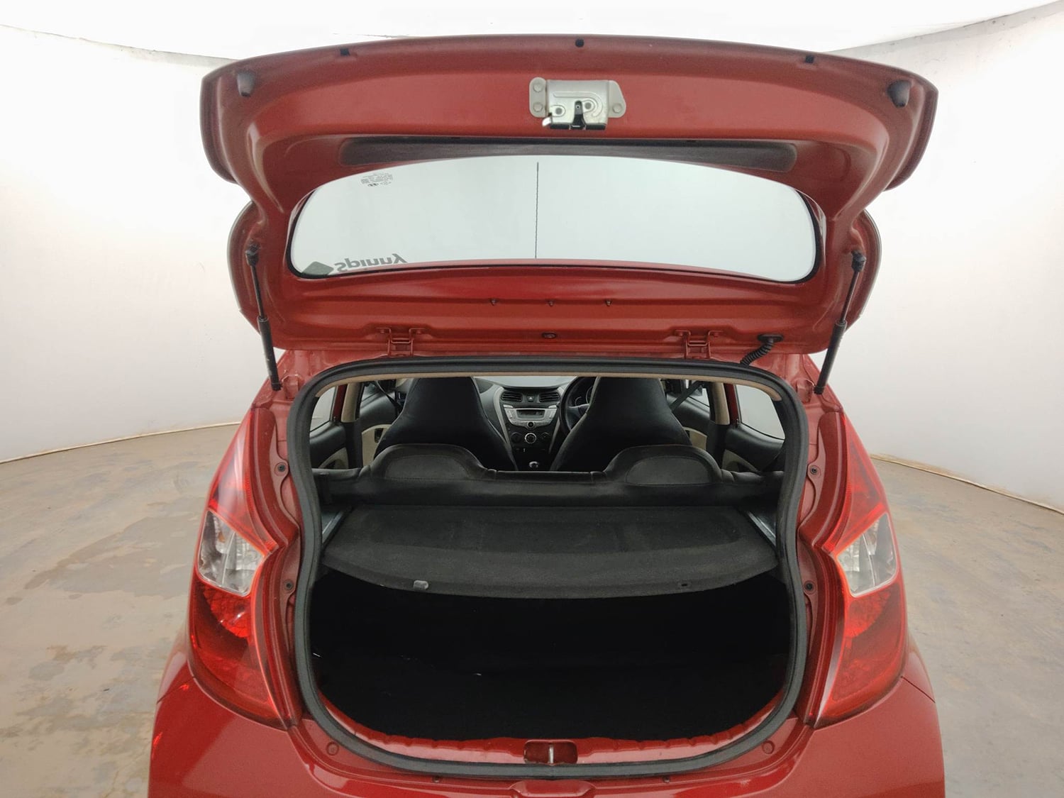 Used 2015 Hyundai Eon Magna Petrol Manual interior DICKY DOOR OPEN VIEW