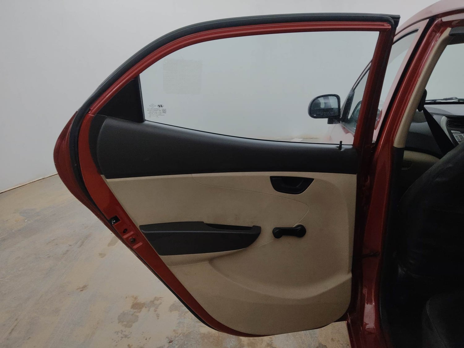 Used 2015 Hyundai Eon Magna Petrol Manual interior LEFT REAR DOOR OPEN VIEW