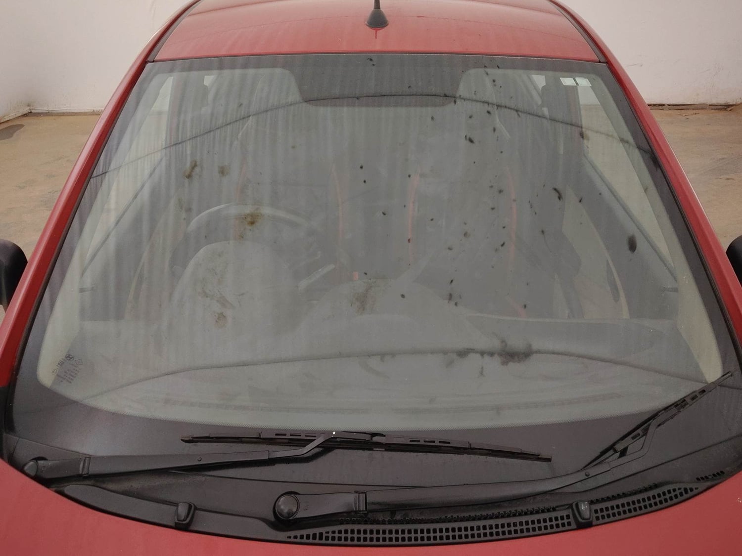 Used 2015 Hyundai Eon Magna Petrol Manual exterior FRONT WINDSHIELD VIEW