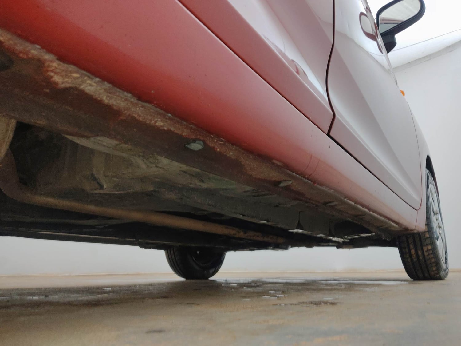 Used 2015 Hyundai Eon Magna Petrol Manual extra REAR RIGHT UNDERBODY VIEW