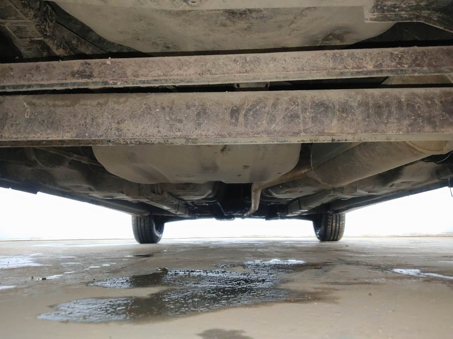 Used 2015 Hyundai Eon Magna Petrol Manual extra REAR UNDERBODY VIEW (TAKEN FROM REAR)