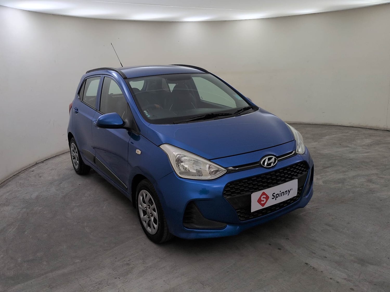Used 2019 Hyundai Grand i10 Magna 1.2 Kappa VTVT Petrol Manual exterior RIGHT FRONT CORNER VIEW