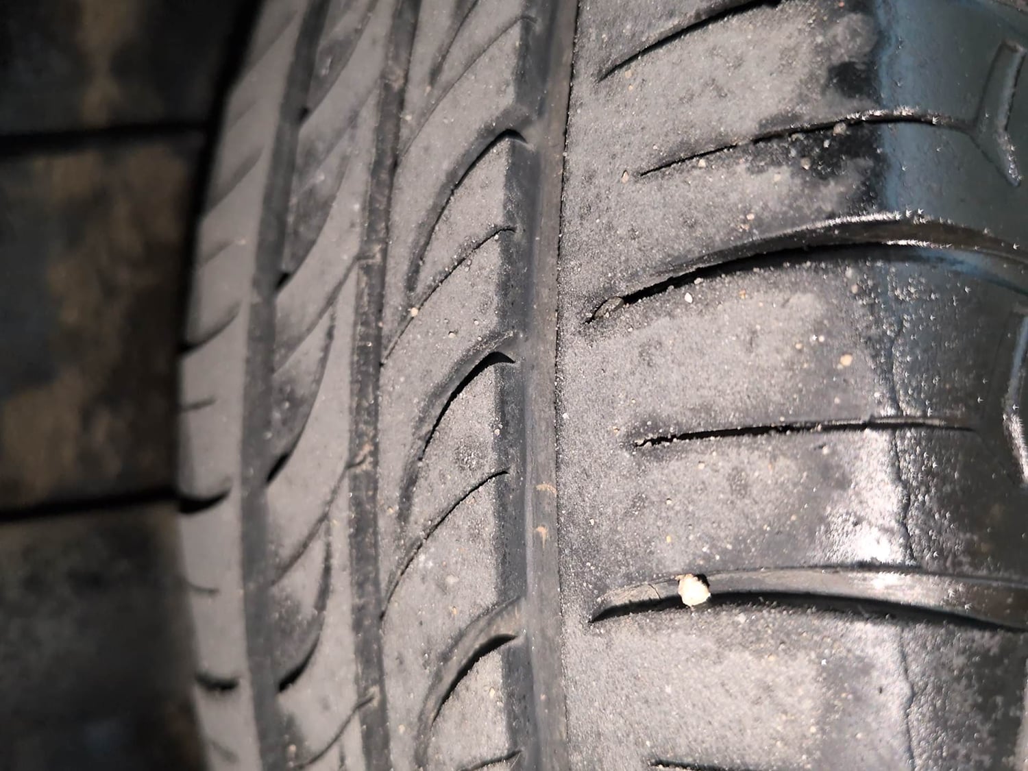 Used 2019 Hyundai Grand i10 Magna 1.2 Kappa VTVT Petrol Manual tyres RIGHT REAR TYRE TREAD VIEW