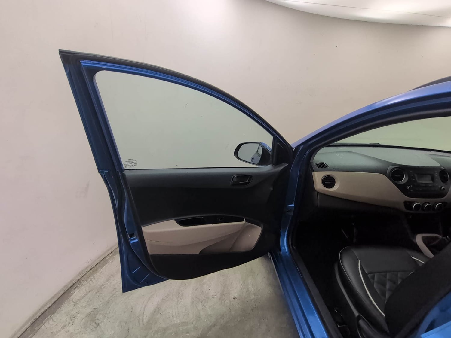 Used 2019 Hyundai Grand i10 Magna 1.2 Kappa VTVT Petrol Manual interior LEFT FRONT DOOR OPEN VIEW
