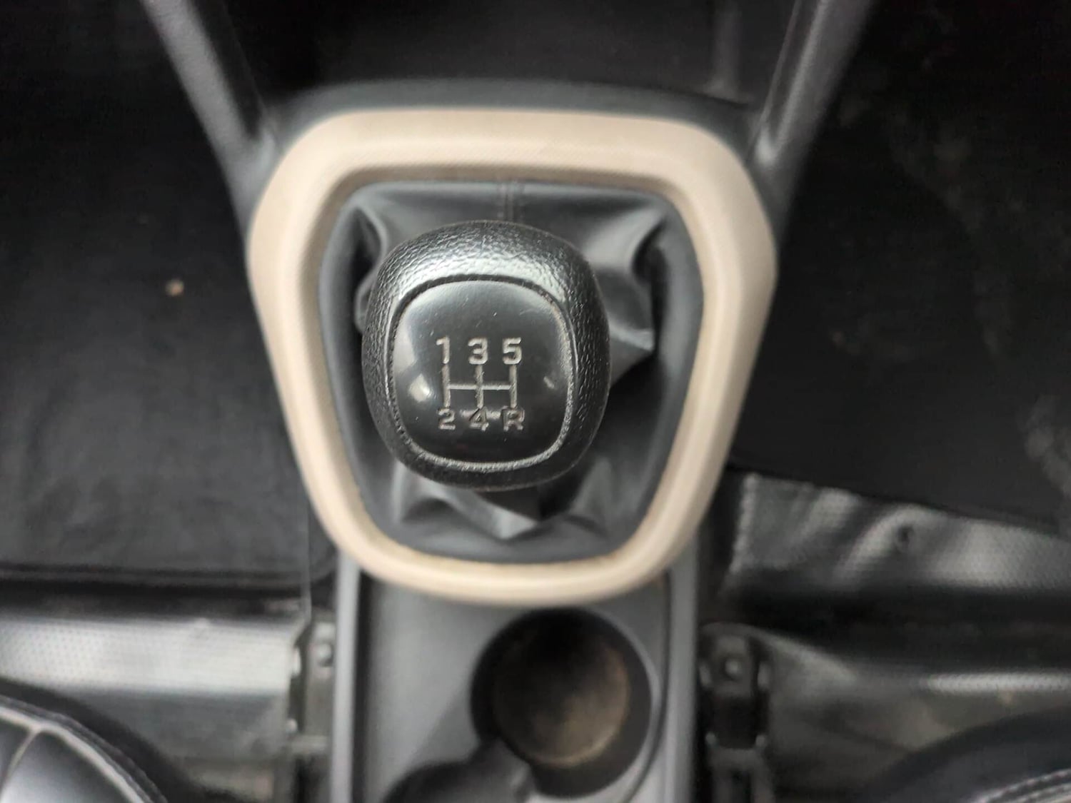 Used 2019 Hyundai Grand i10 Magna 1.2 Kappa VTVT Petrol Manual interior GEAR  KNOB VIEW