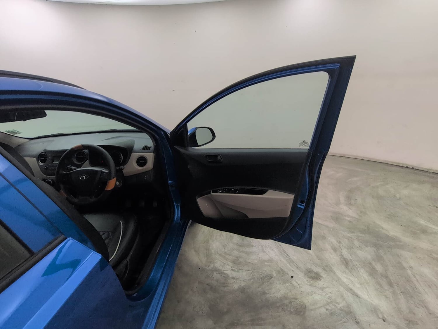 Used 2019 Hyundai Grand i10 Magna 1.2 Kappa VTVT Petrol Manual interior RIGHT FRONT DOOR OPEN VIEW