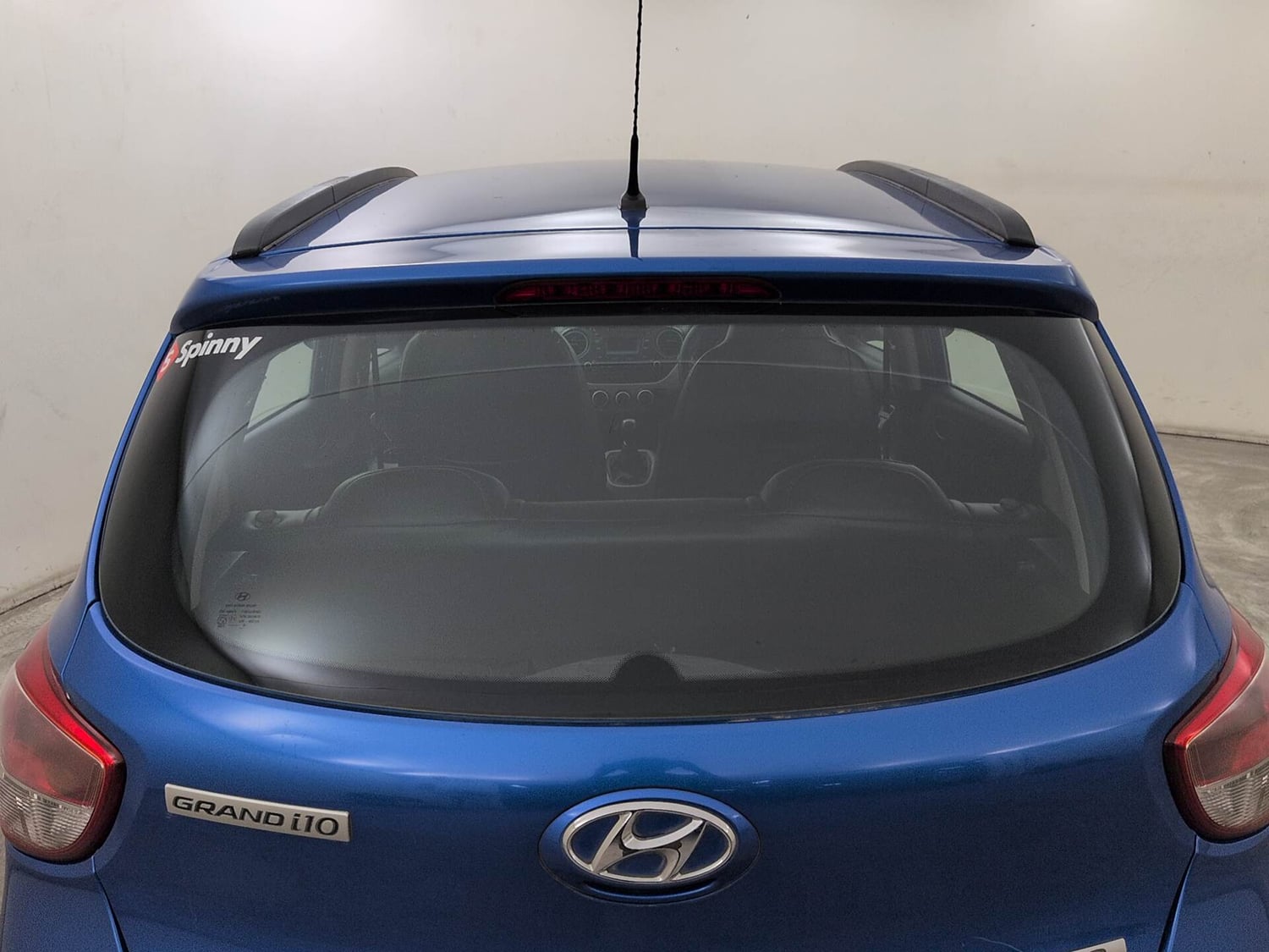 Used 2019 Hyundai Grand i10 Magna 1.2 Kappa VTVT Petrol Manual exterior BACK WINDSHIELD VIEW
